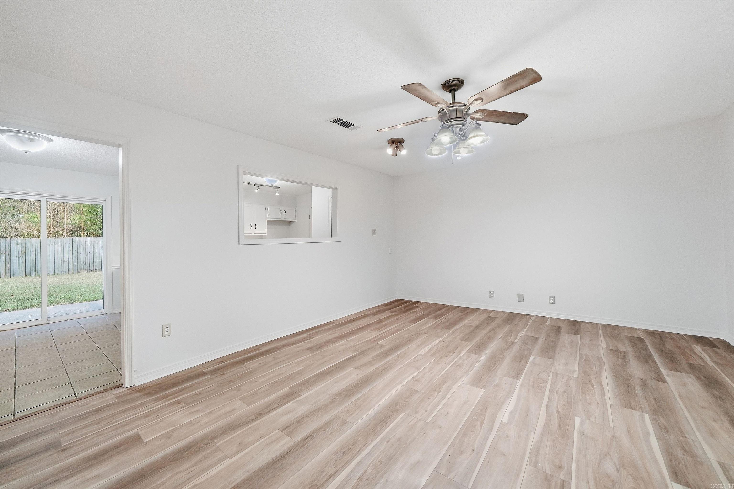 2301 Carywood Dr  Bryant, AR
