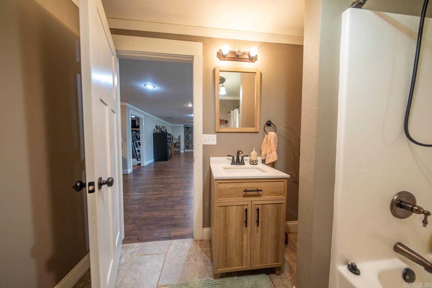1387 County Road 201  Alton, MO