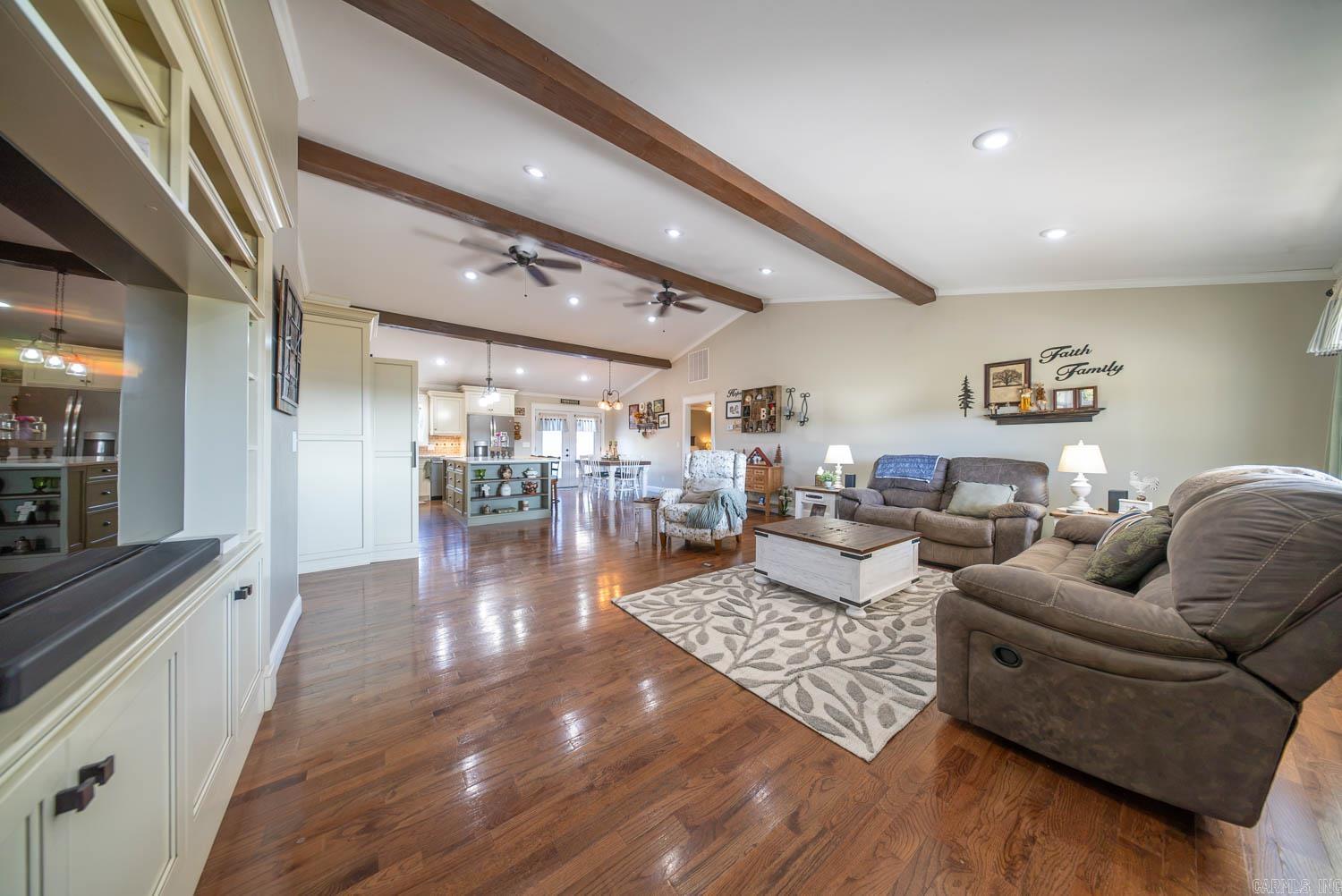 1387 County Road 201  Alton, MO