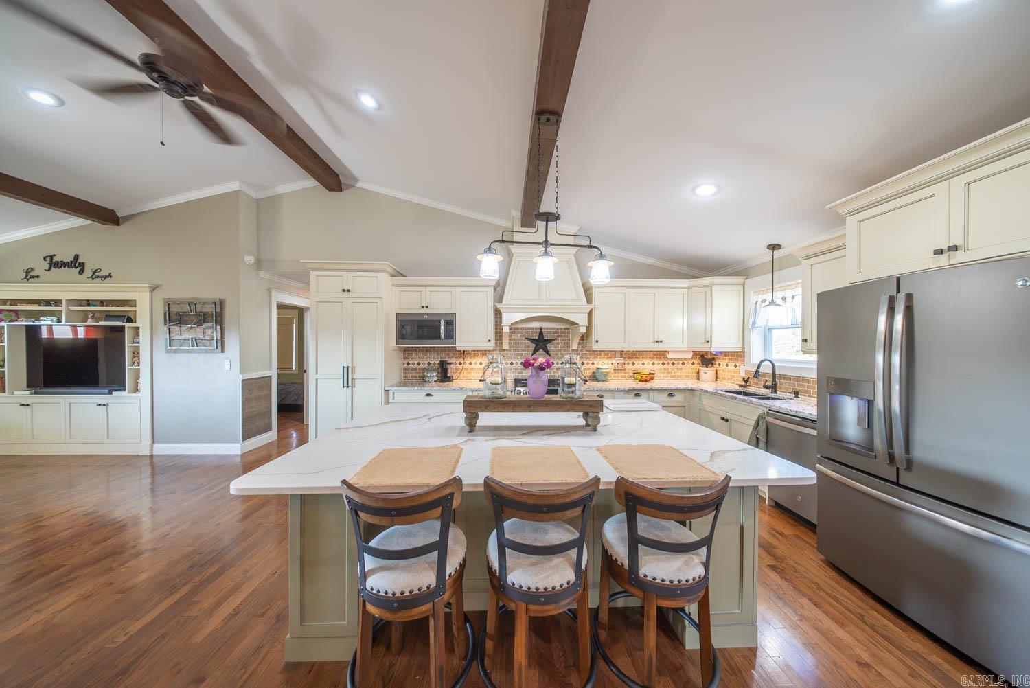 1387 County Road 201  Alton, MO