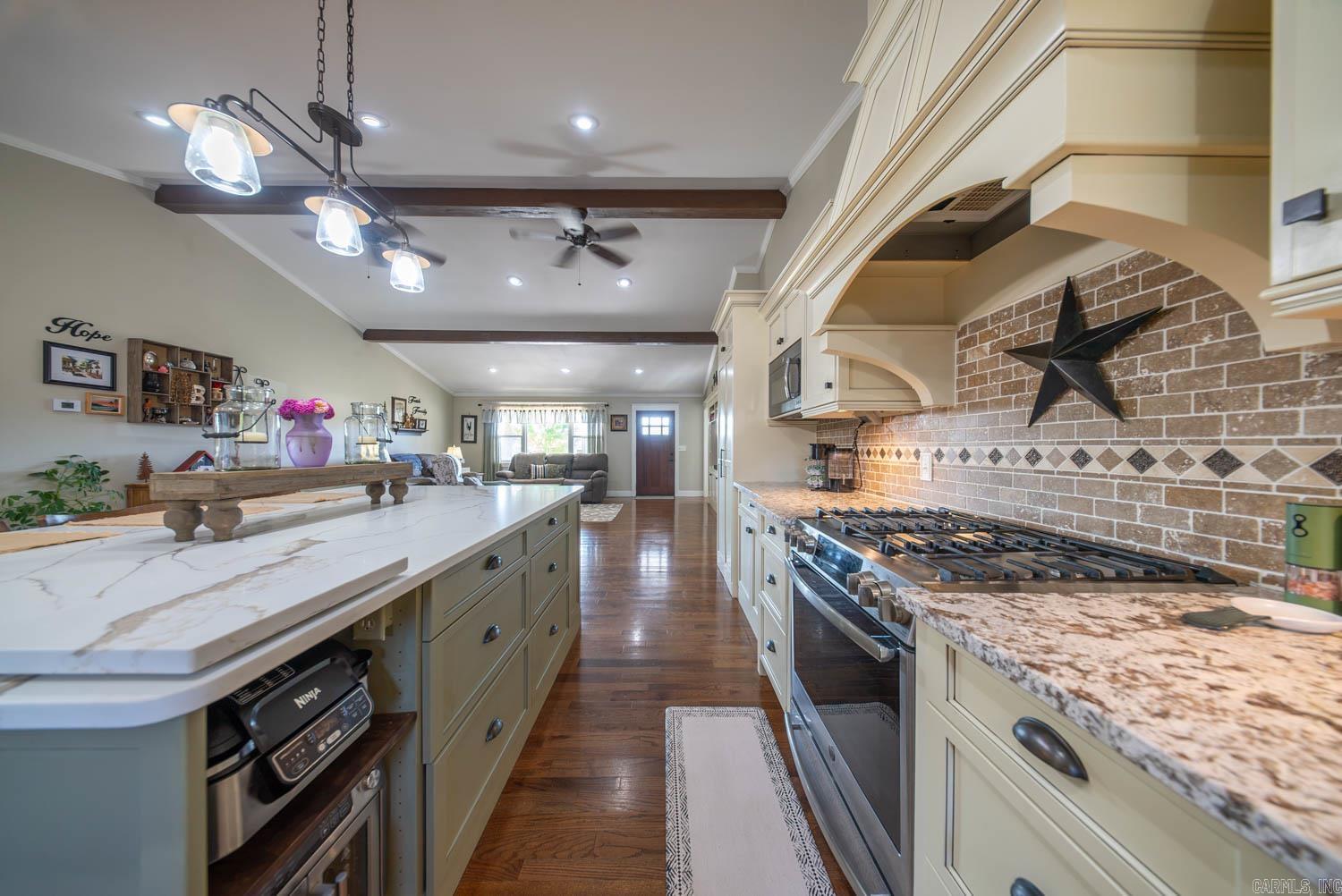1387 County Road 201  Alton, MO