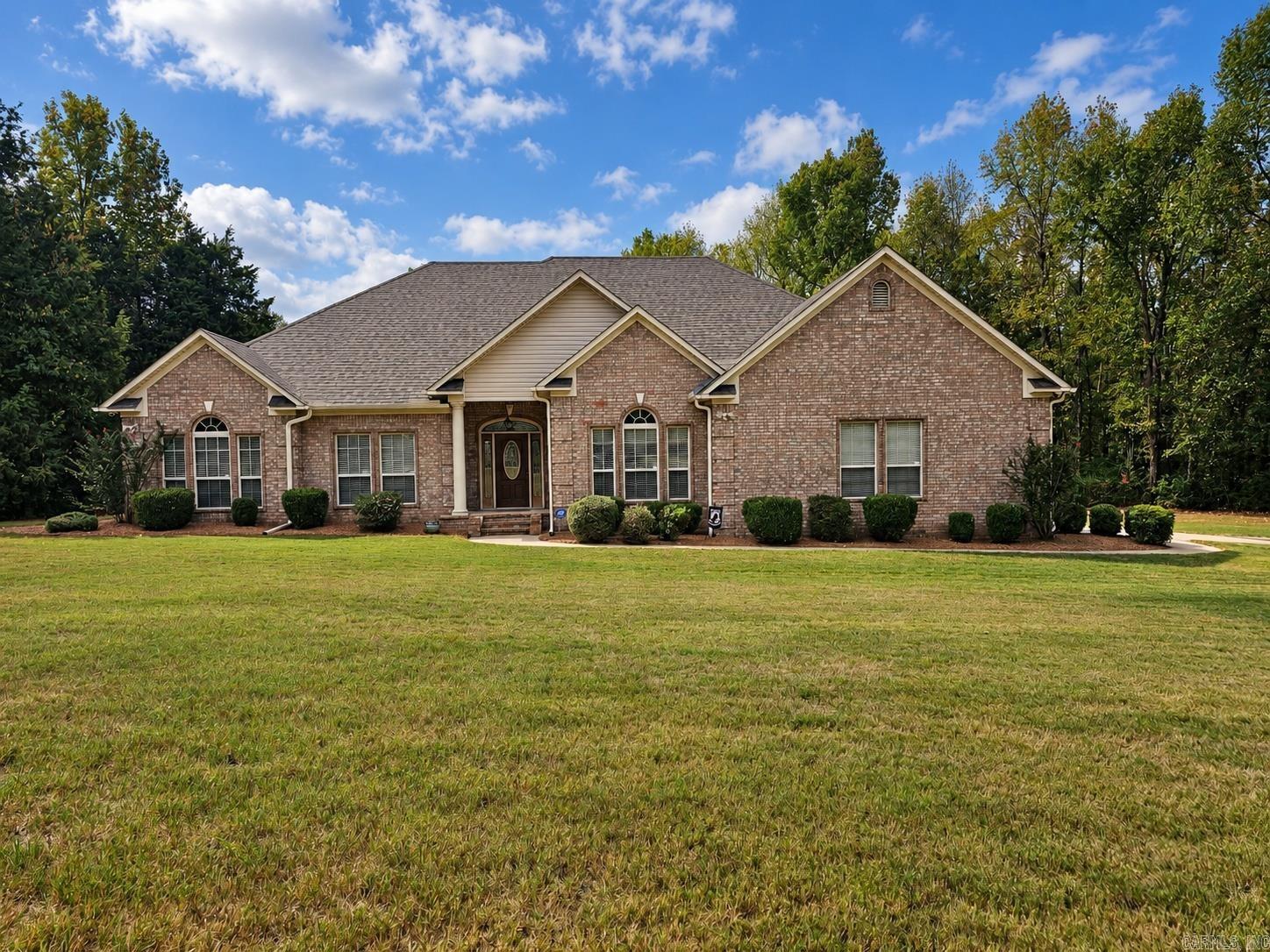 116 Huffman Court — exterior