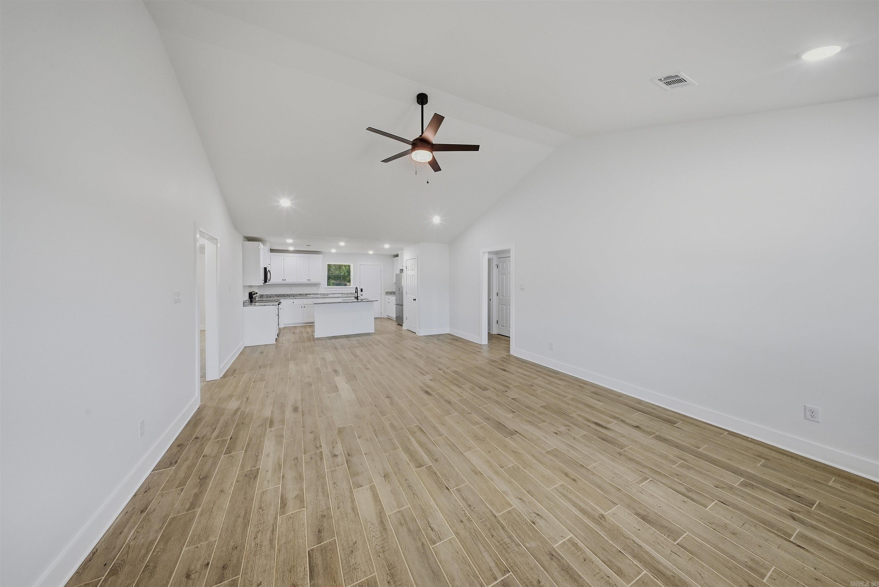 137 Coal Mountain  El Paso, AR