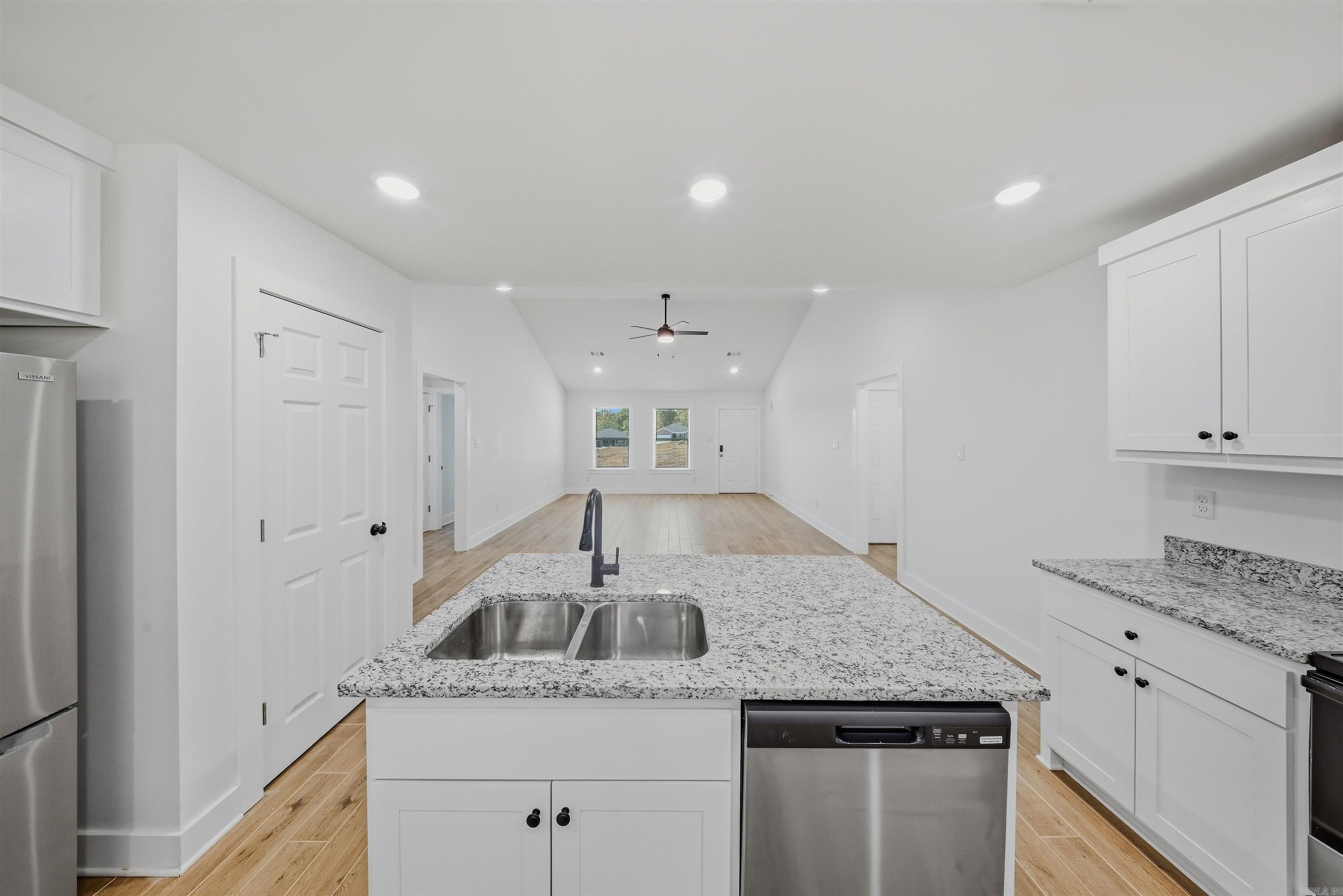 137 Coal Mountain  El Paso, AR