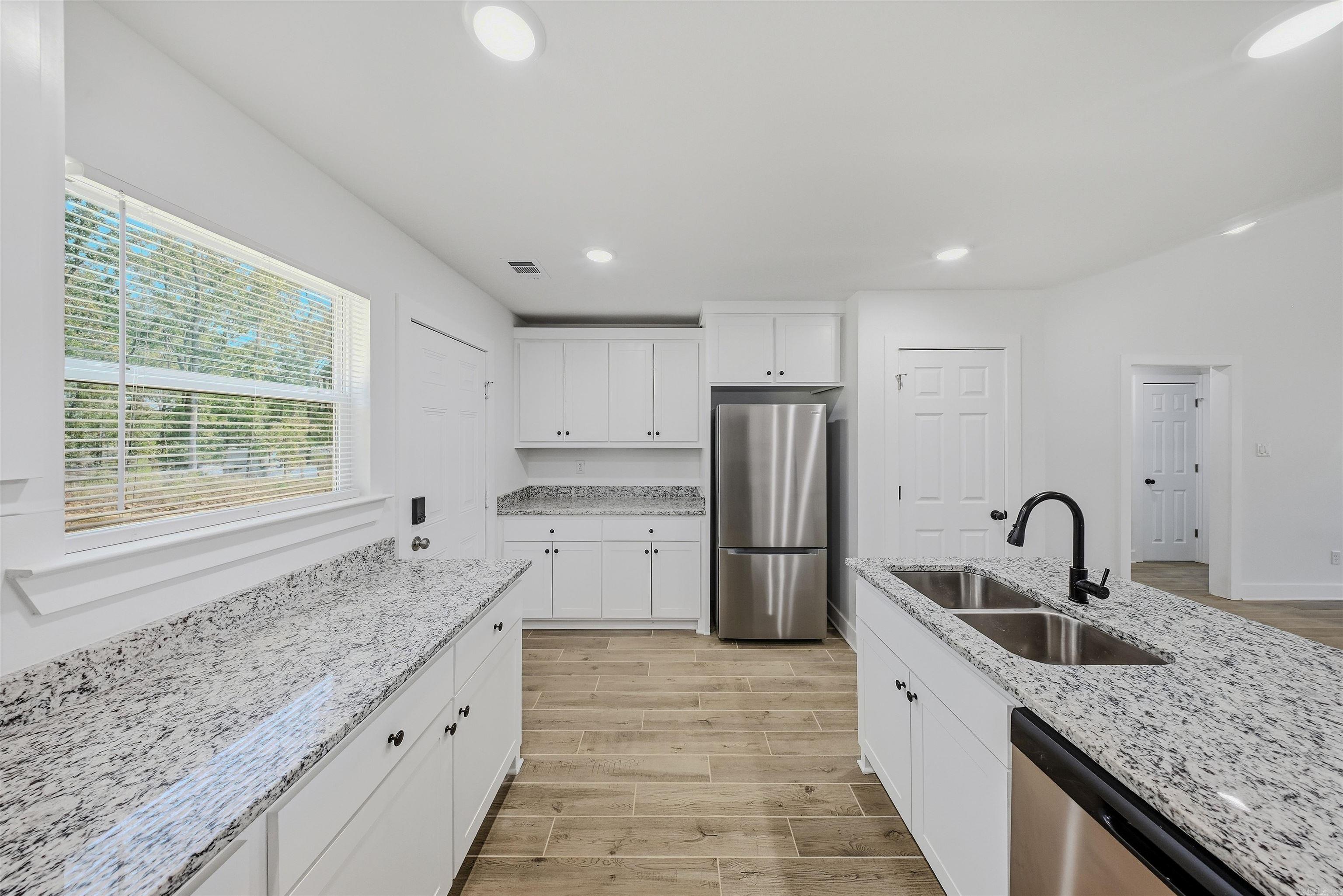 137 Coal Mountain  El Paso, AR