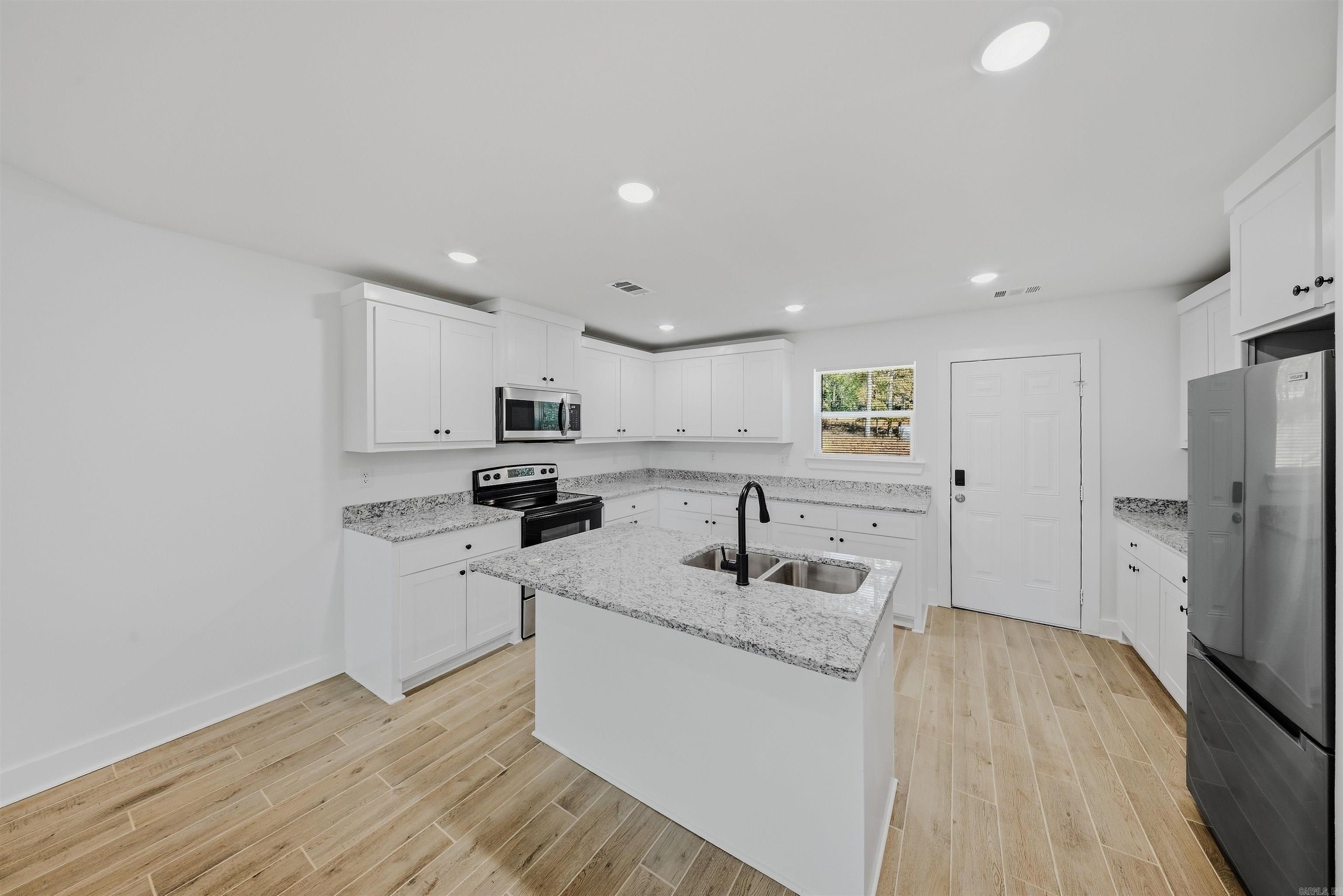 137 Coal Mountain  El Paso, AR