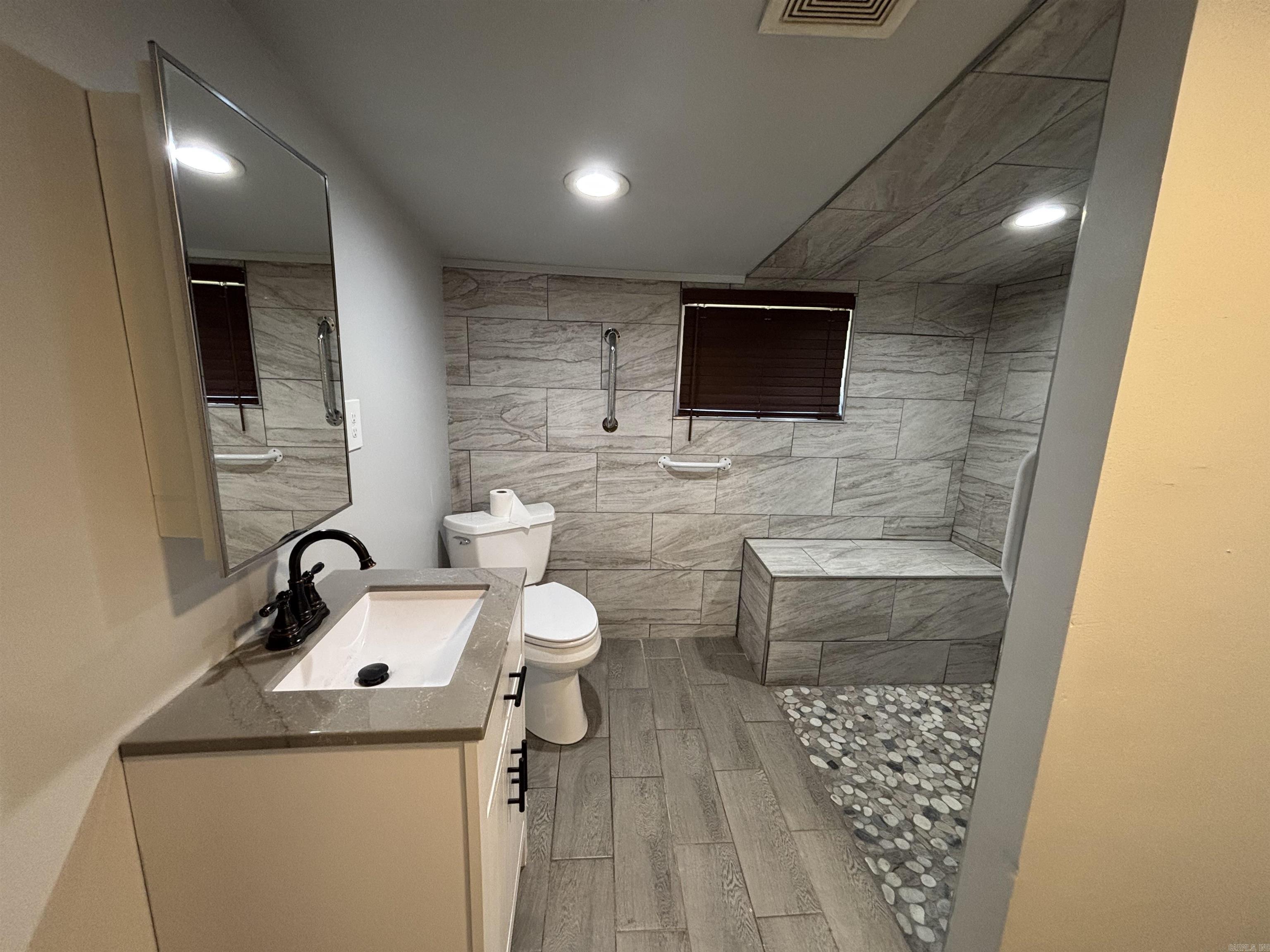 808 W Hazel  Benton, AR