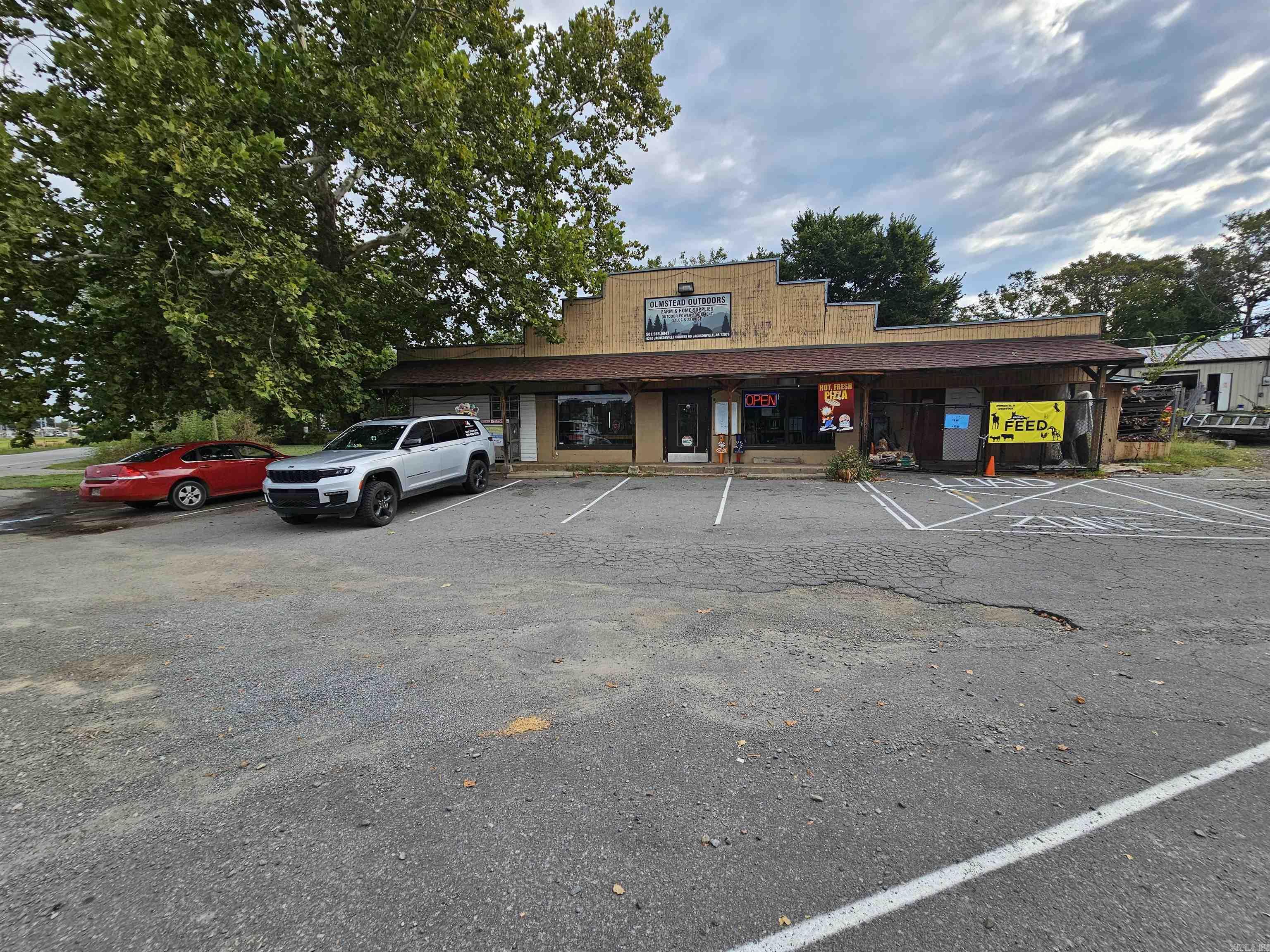 9240 Jacksonville Conway Road — exterior