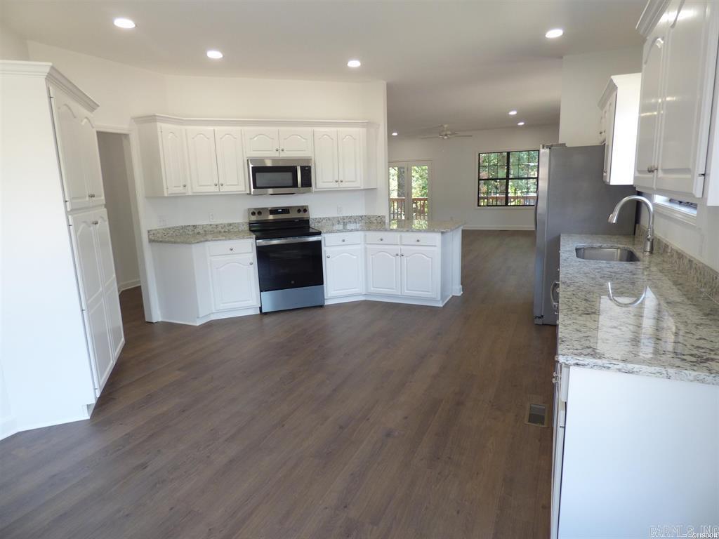 106 CREEKVIEW Hot Springs, AR 71913