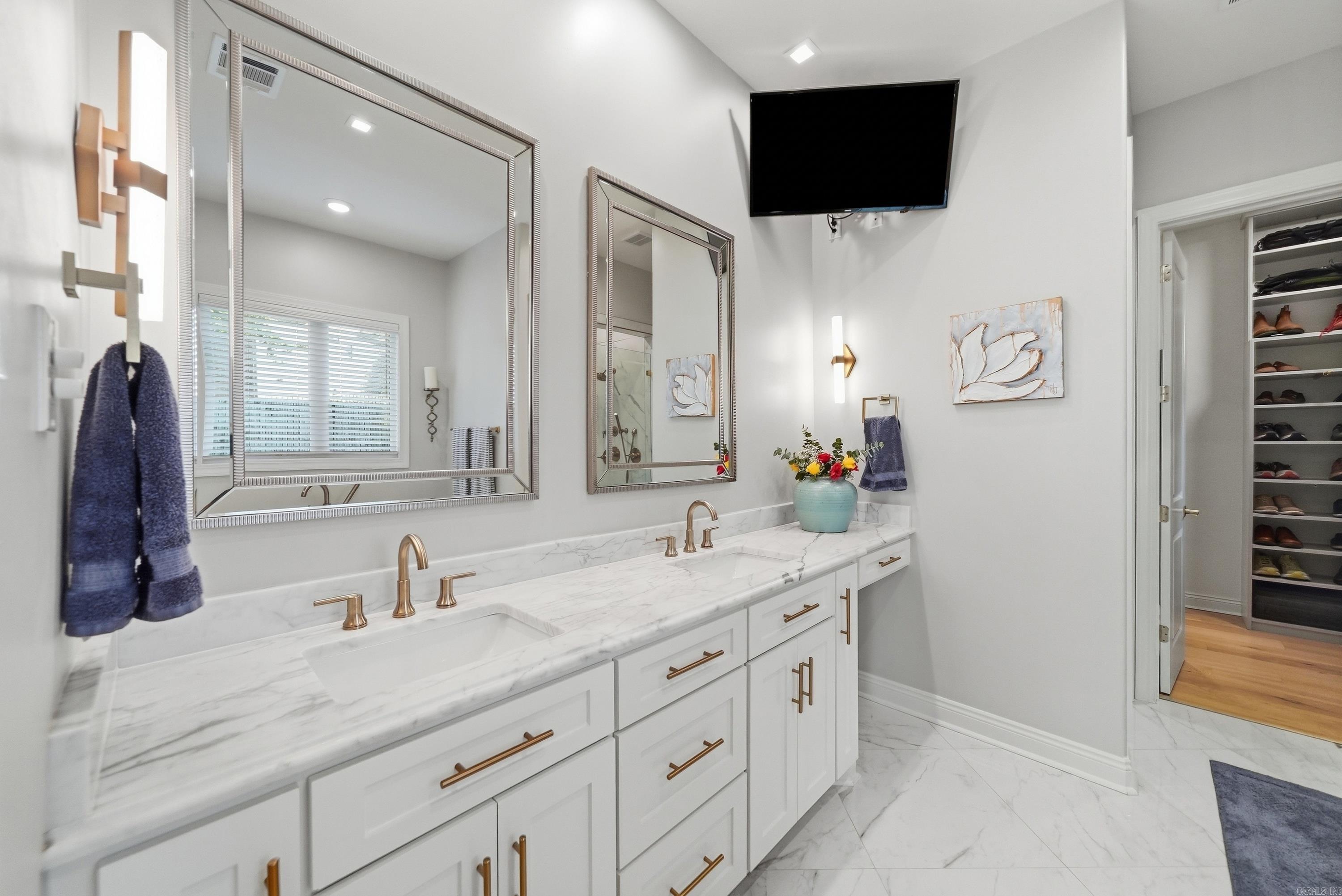 30 Chenay Drive Little Rock, AR 72223
