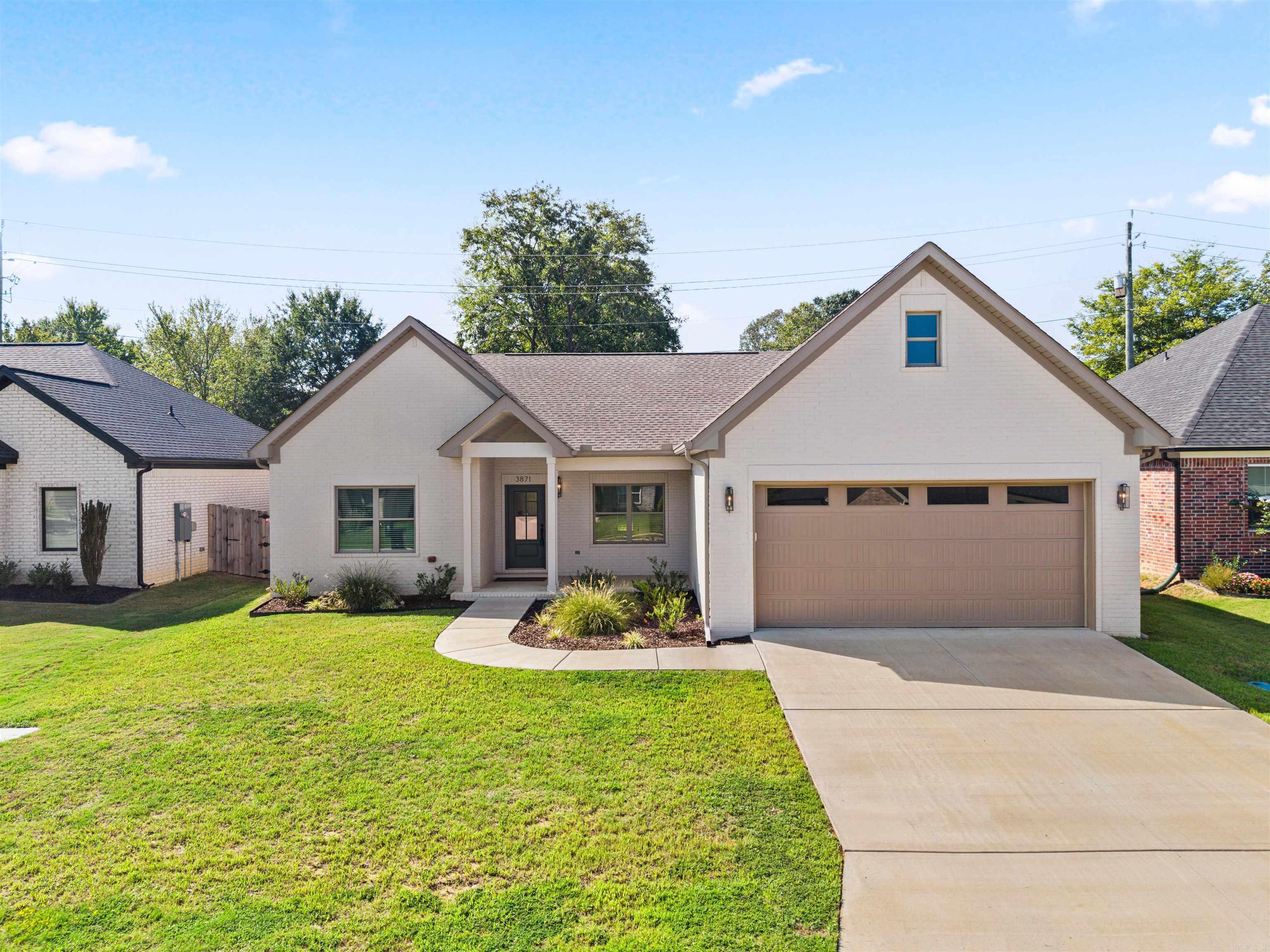 3871 Spencer Crossing Dr — exterior