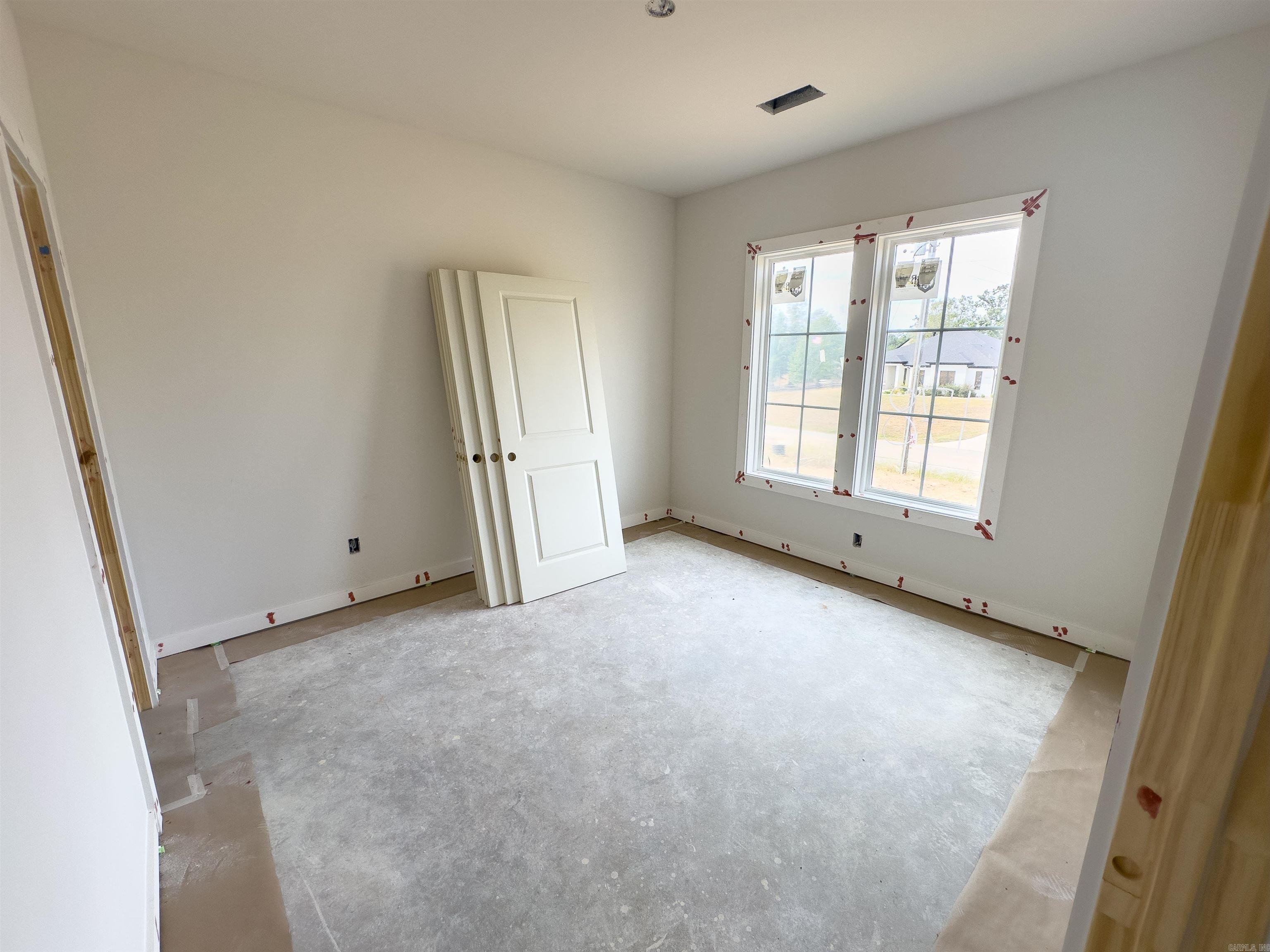1033 Creekwood Cir Bauxite, AR 72011