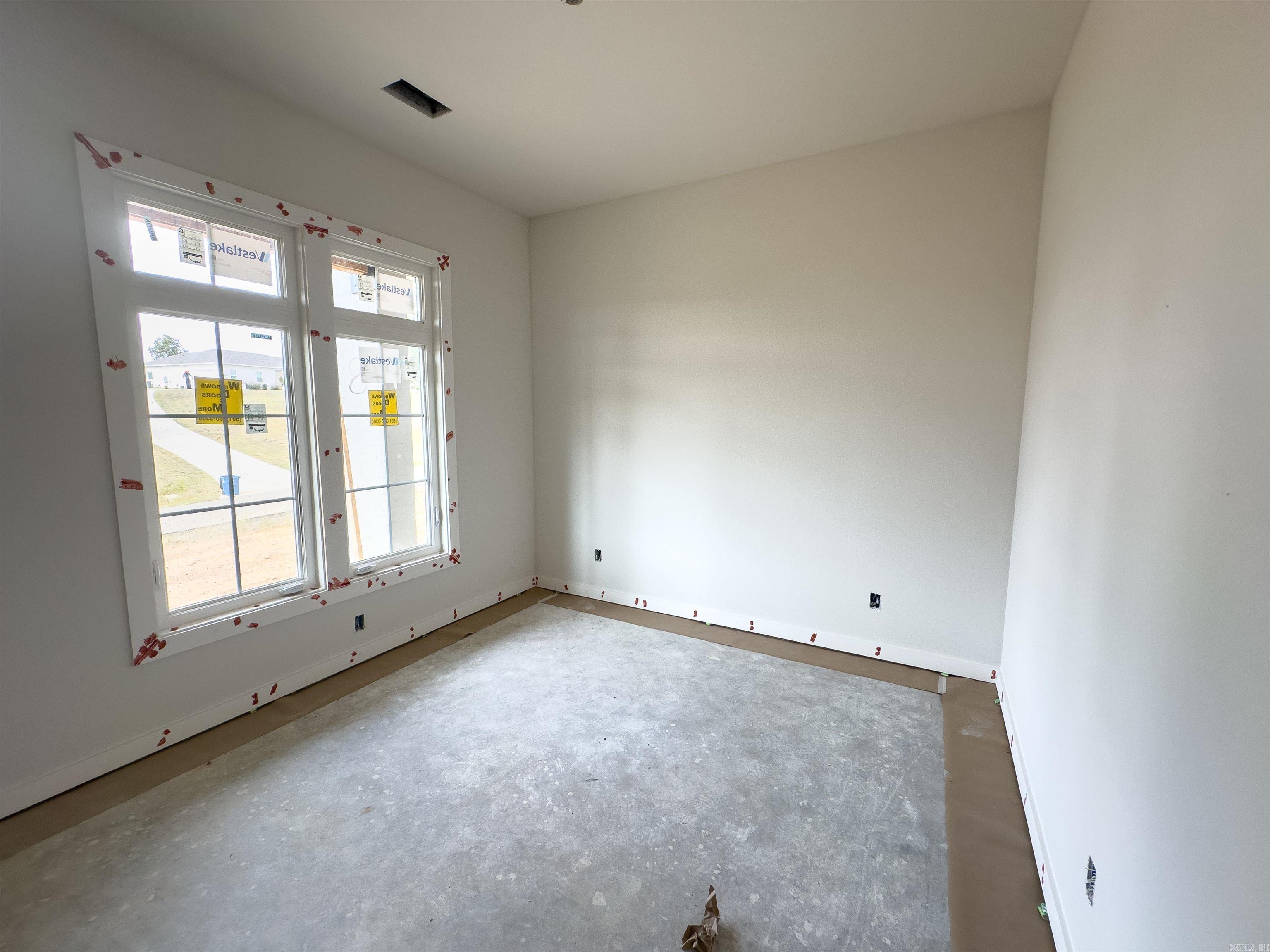 1033 Creekwood Cir Bauxite, AR 72011