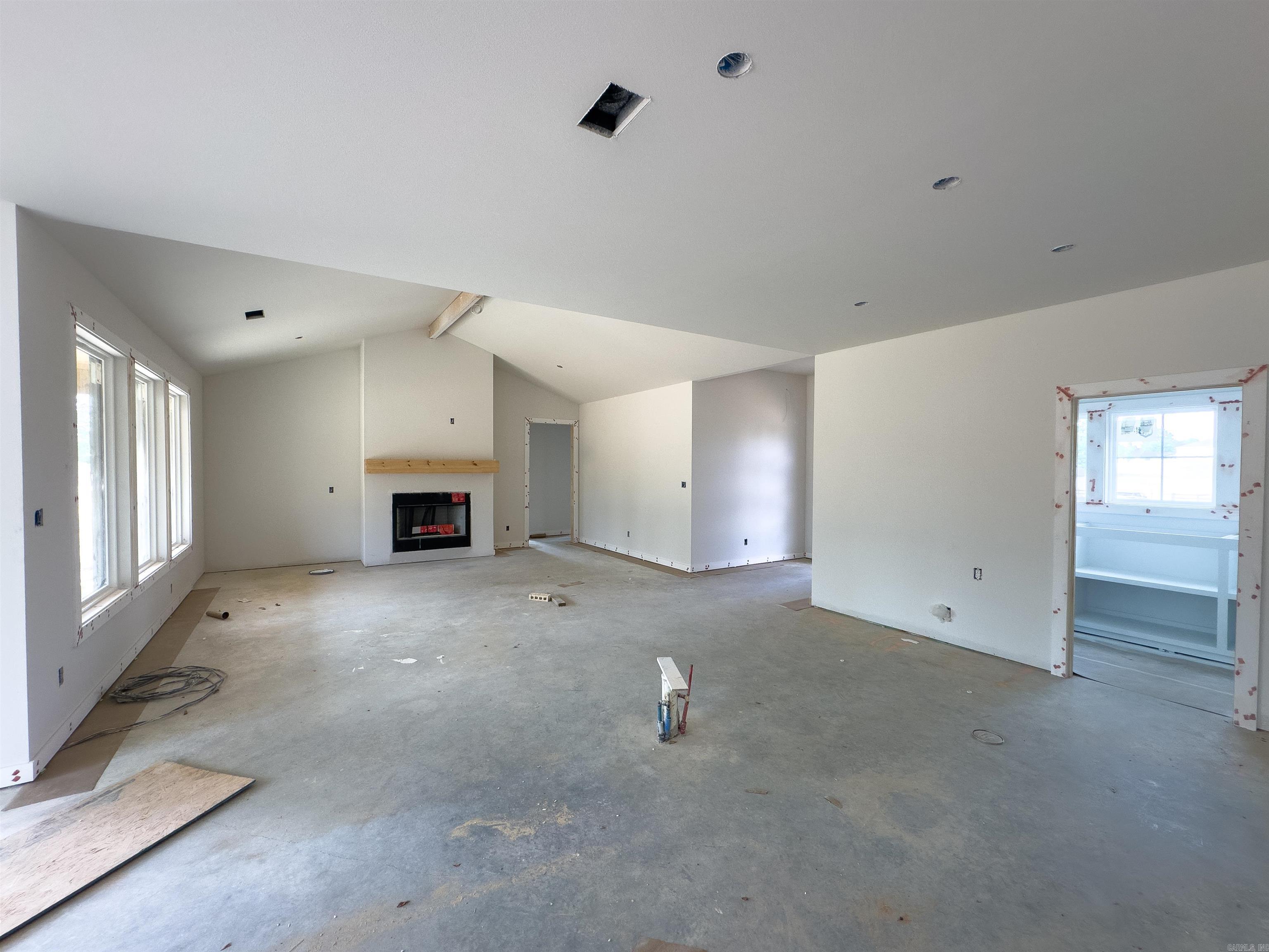 1033 Creekwood Cir — photo 5
