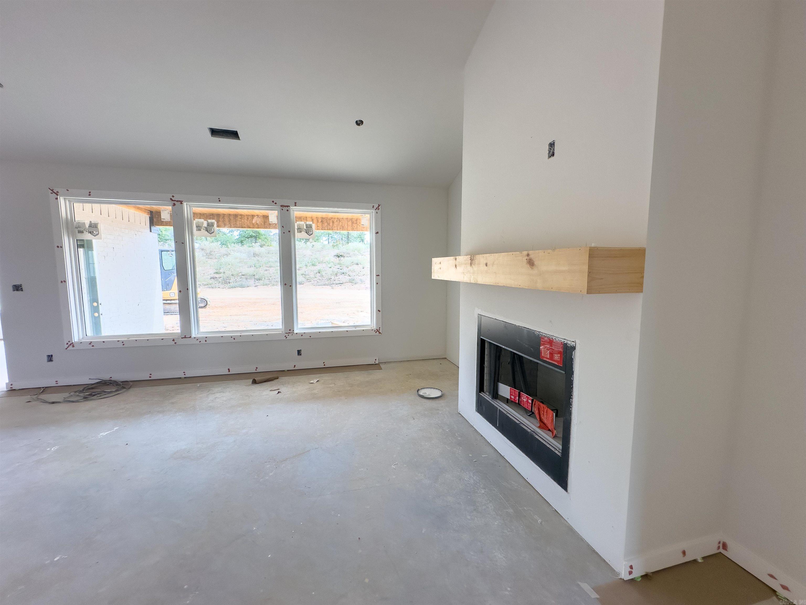 1033 Creekwood Cir Bauxite, AR 72011