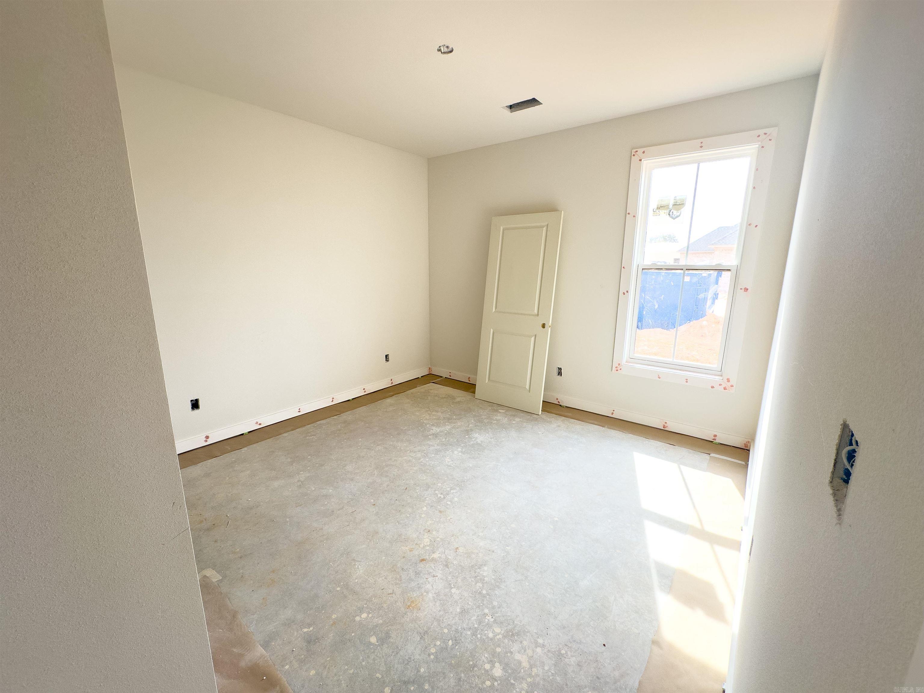 1033 Creekwood Cir Bauxite, AR 72011
