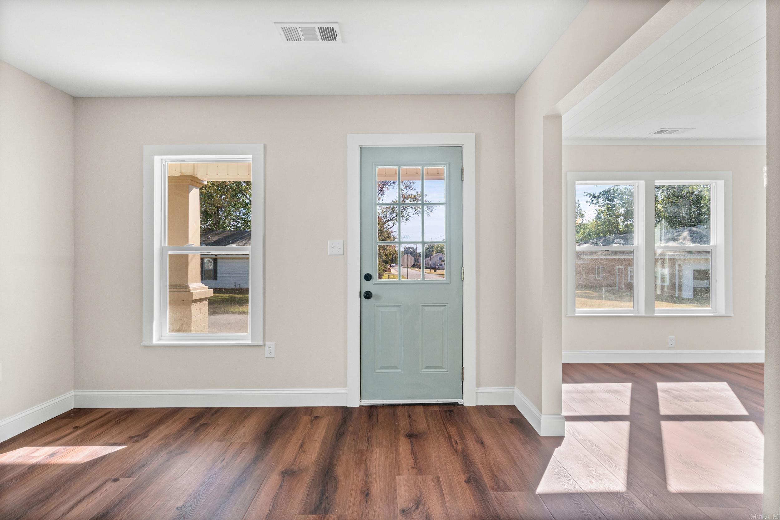 207 N. Sowell St. — photo 4