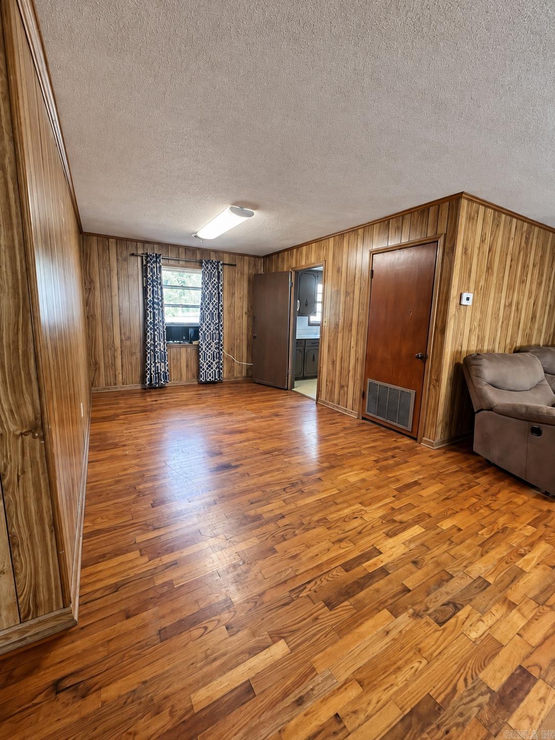19016 Hwy 51  Rockport, AR