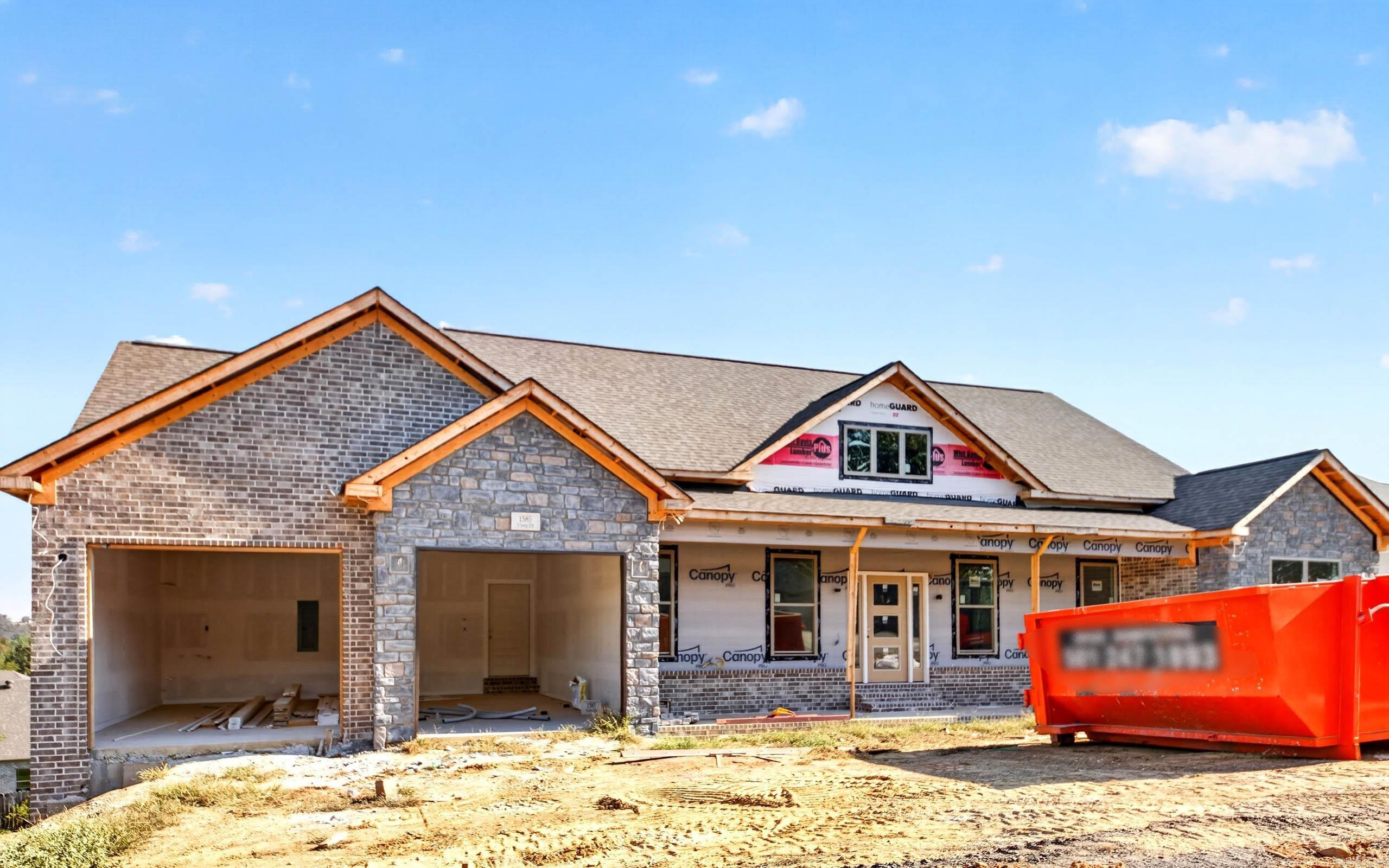 1585 Vista Drive — exterior