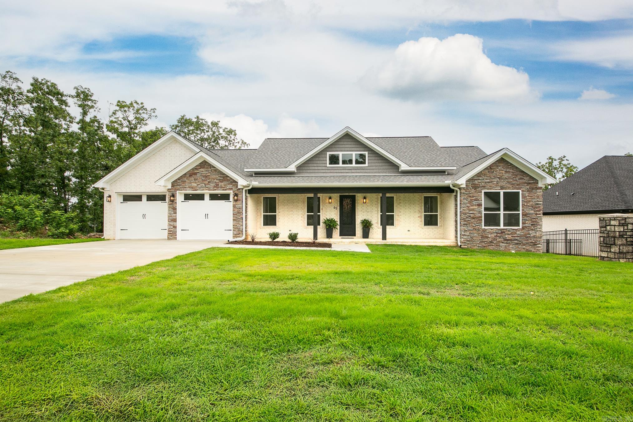 1585 Vista Drive — photo 2