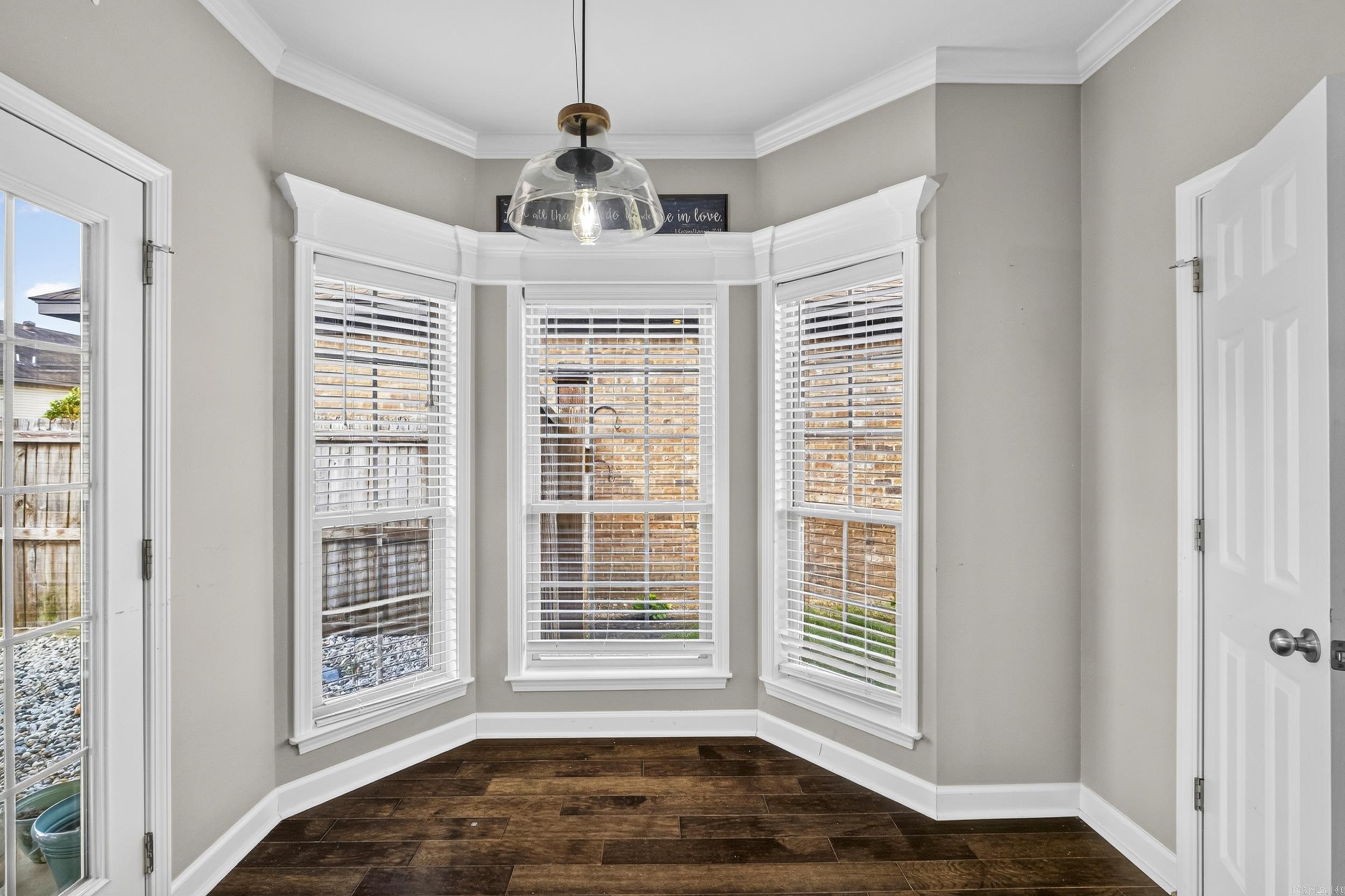 5529 Village  Benton, AR