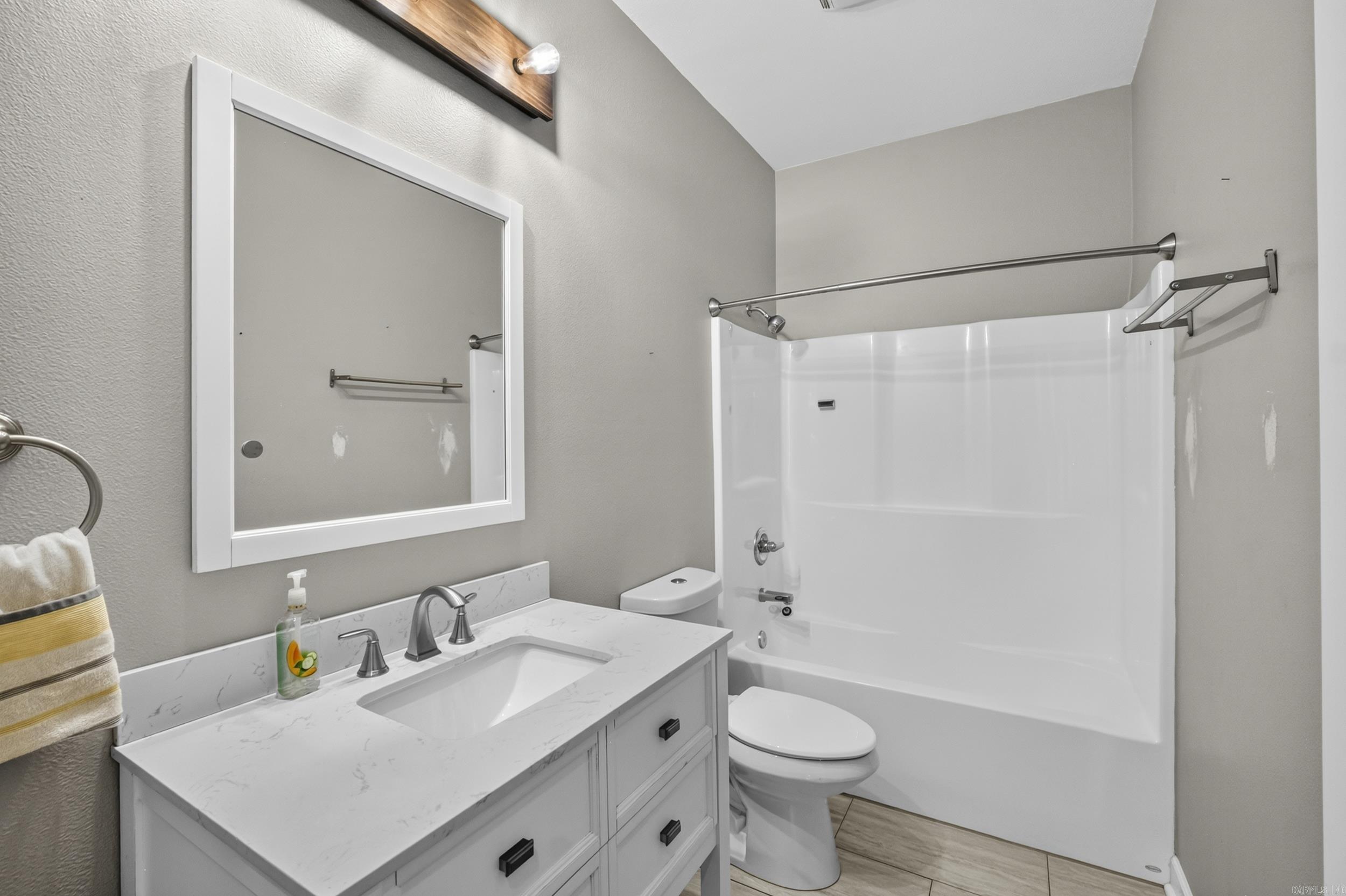 5529 Village  Benton, AR