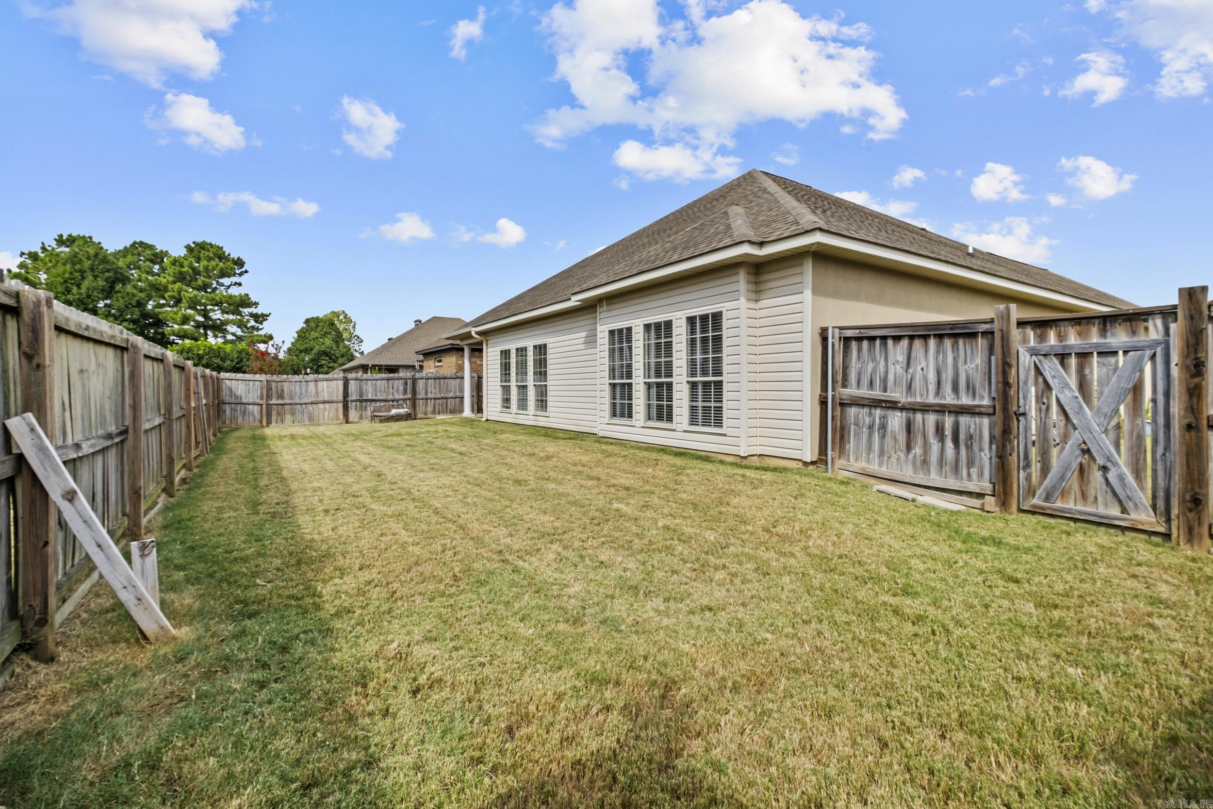 5529 Village  Benton, AR