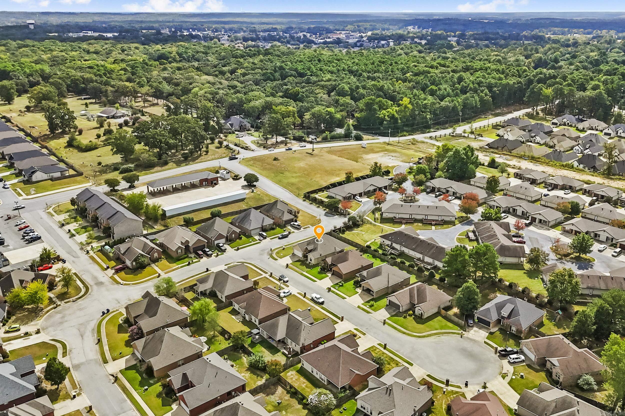 5529 Village  Benton, AR
