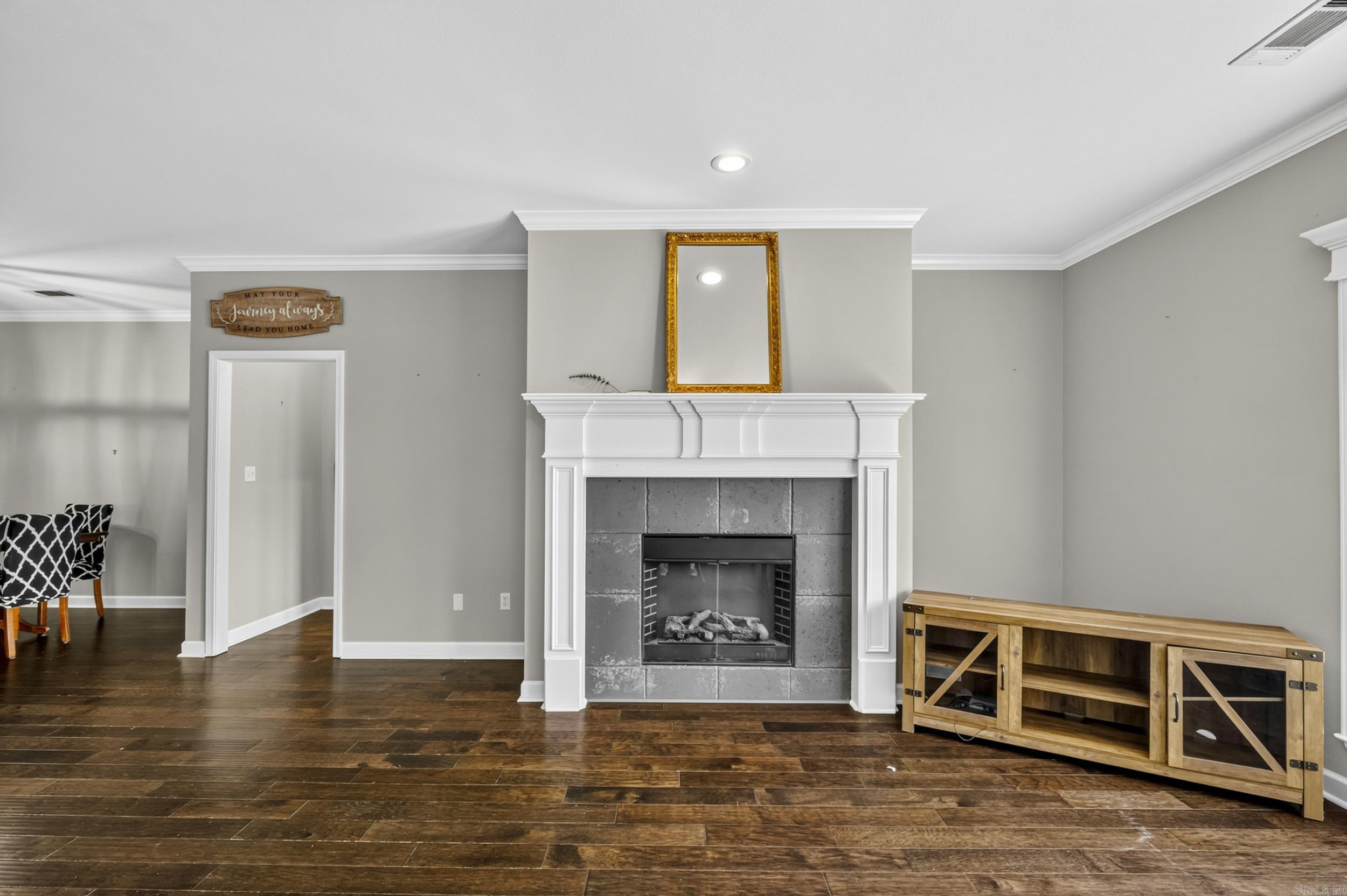 5529 Village  Benton, AR