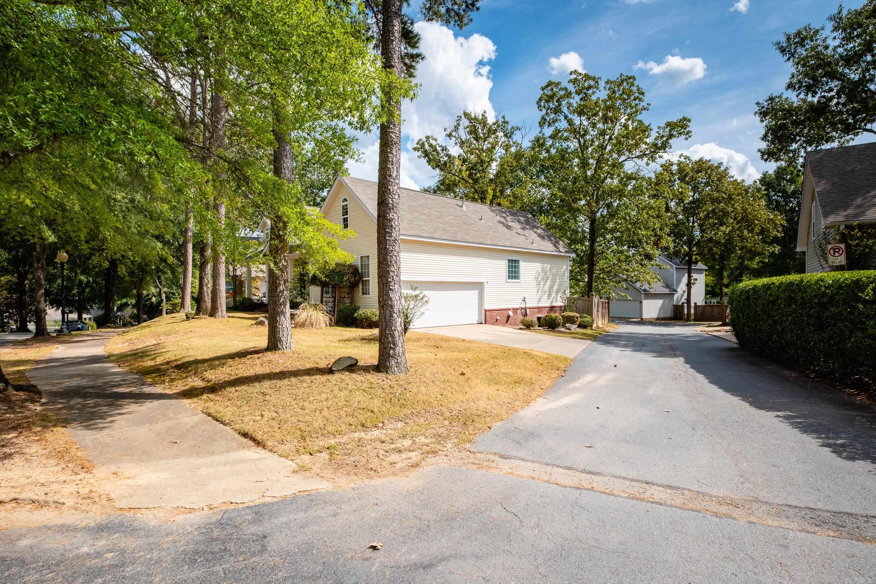 28 Briar Patch Court — photo 3