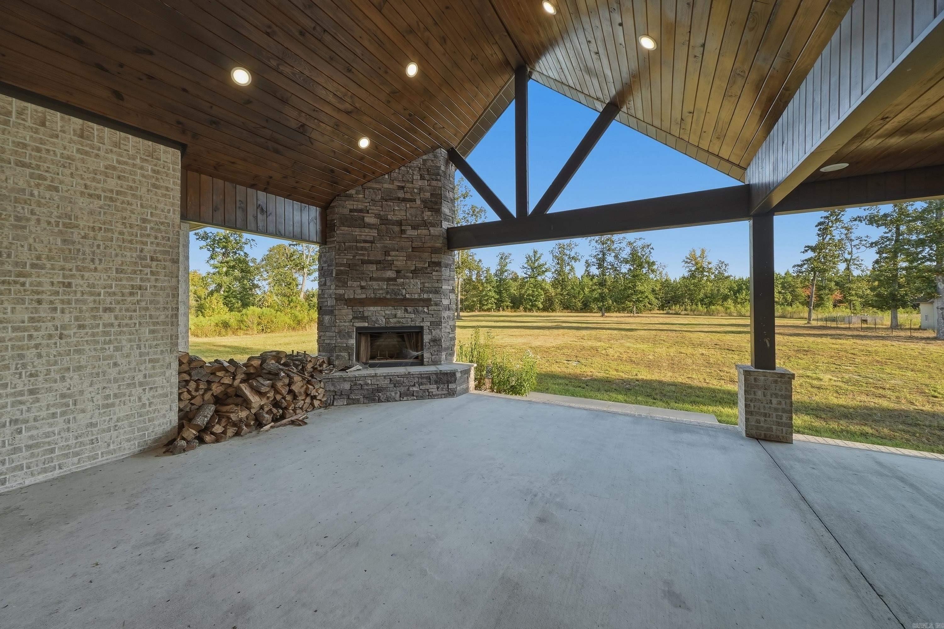 8899 Grant County Rd 75 Sheridan, AR 72150