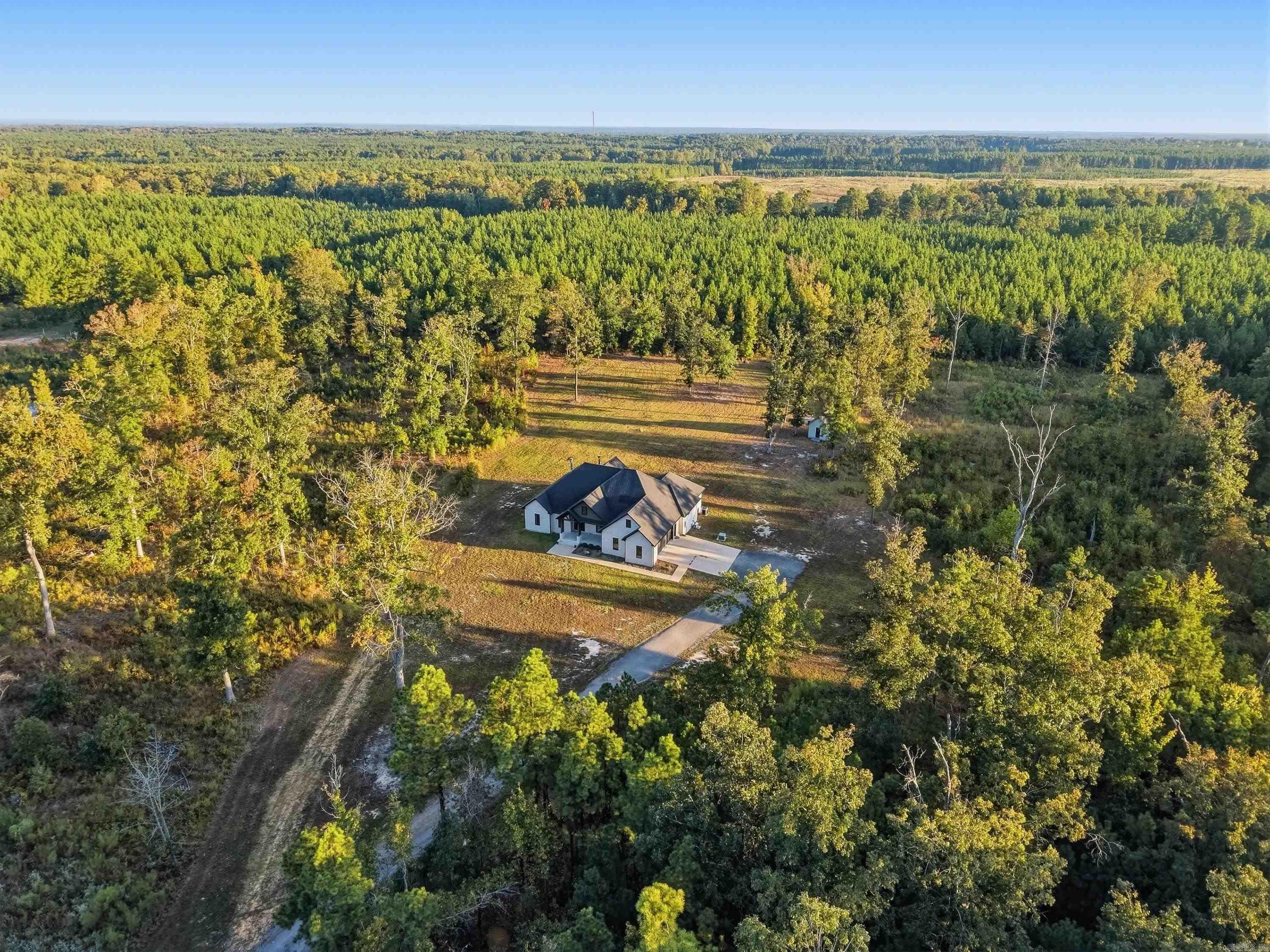 8899 Grant County Rd 75 Sheridan, AR 72150
