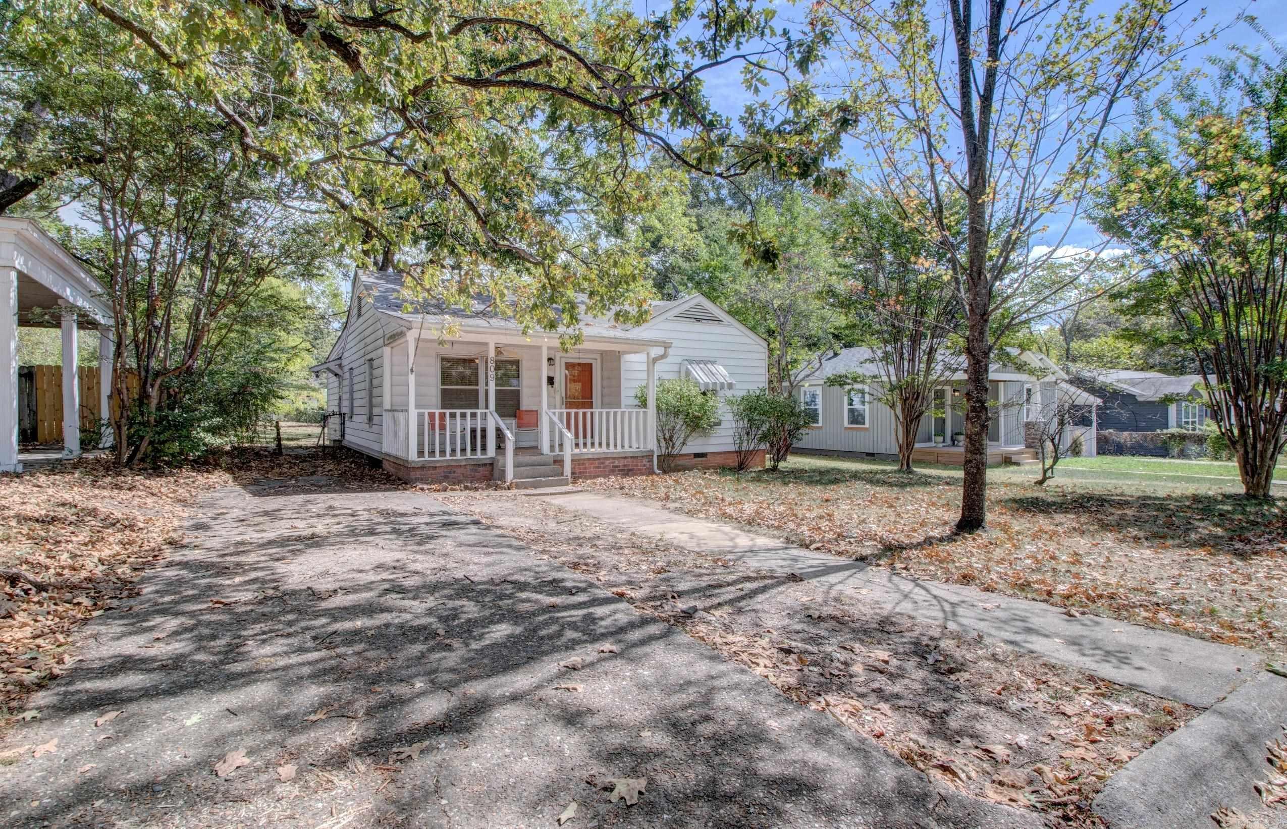 809 N Pierce Street — exterior