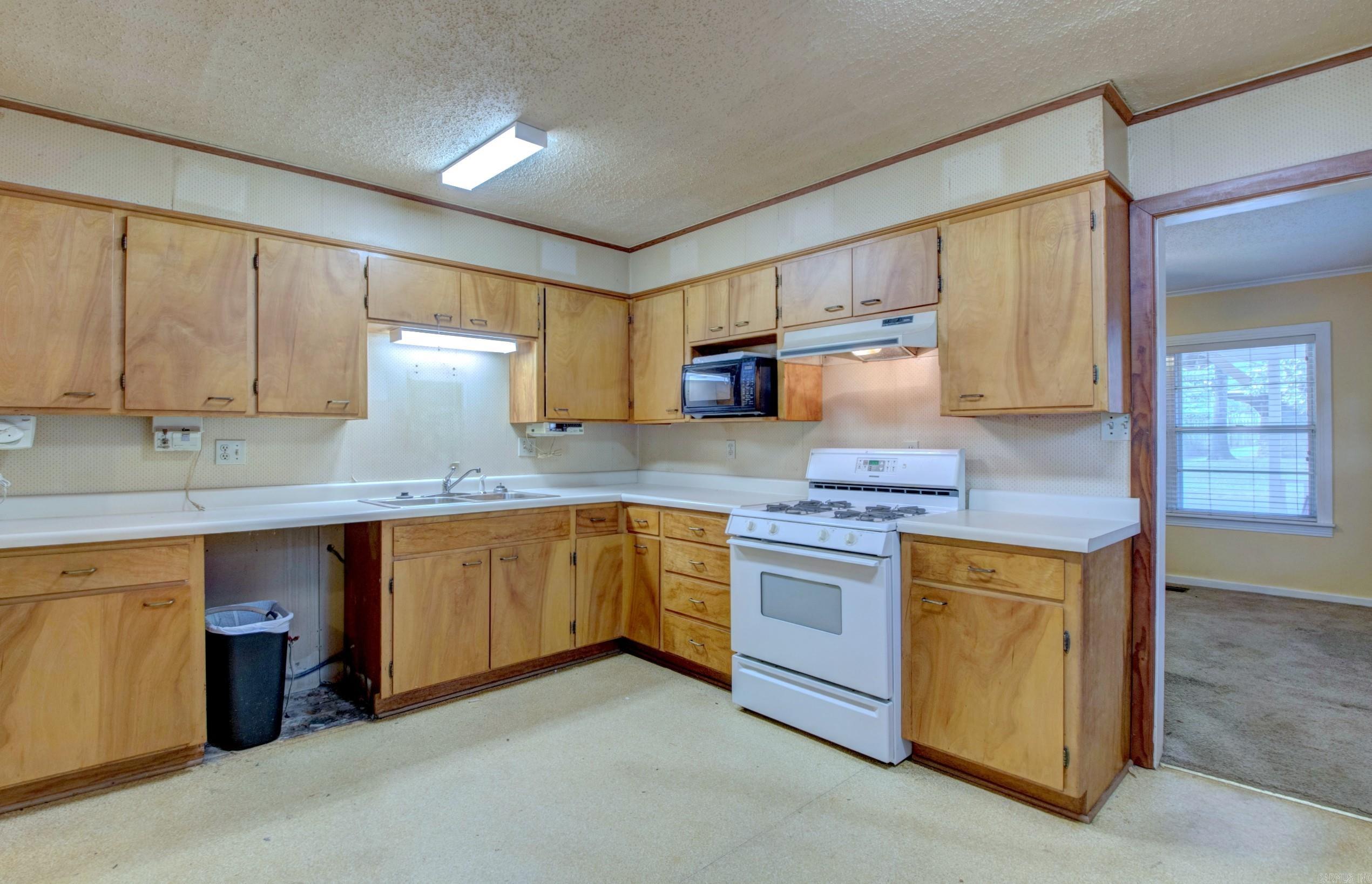 809 N Pierce Street — photo 3
