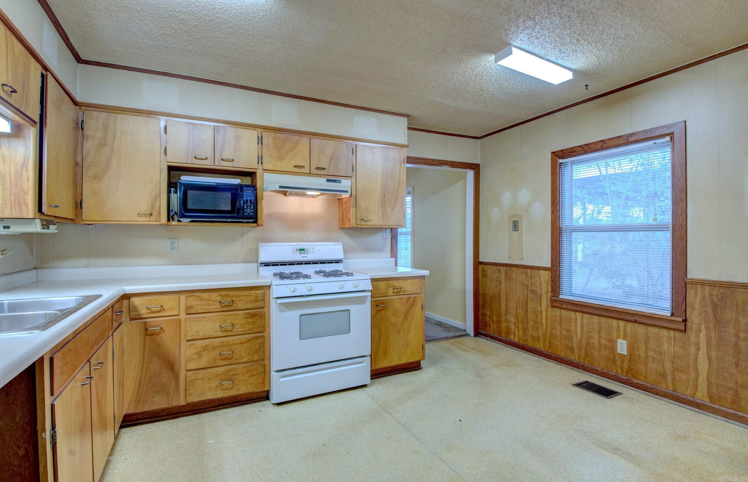 809 N Pierce Street — photo 4