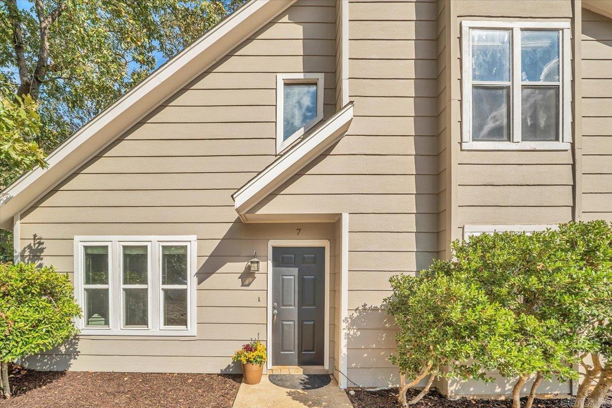 7 Oak Forest Cove — photo 2