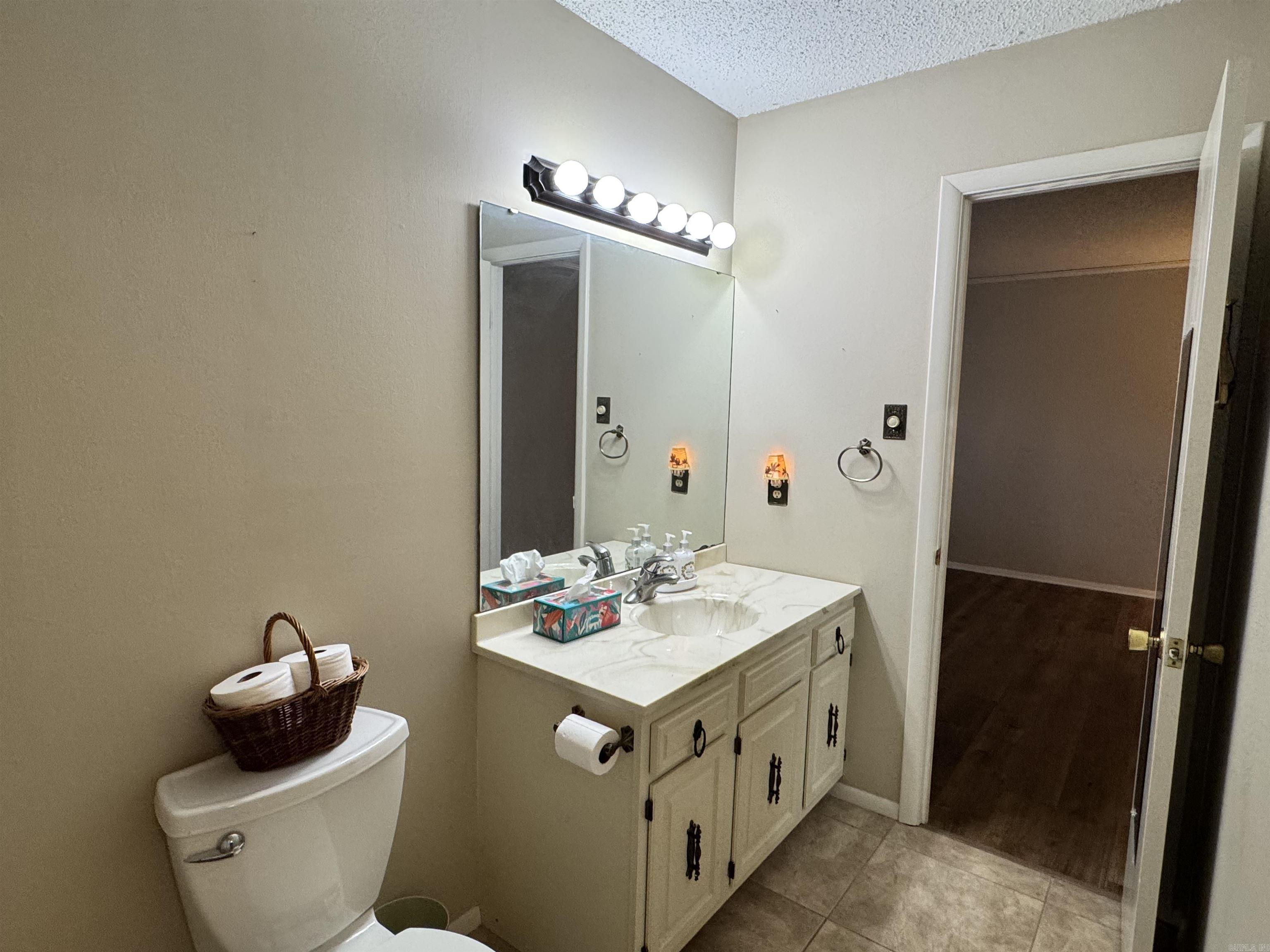 160 Cooper 21-C Hot Springs, AR