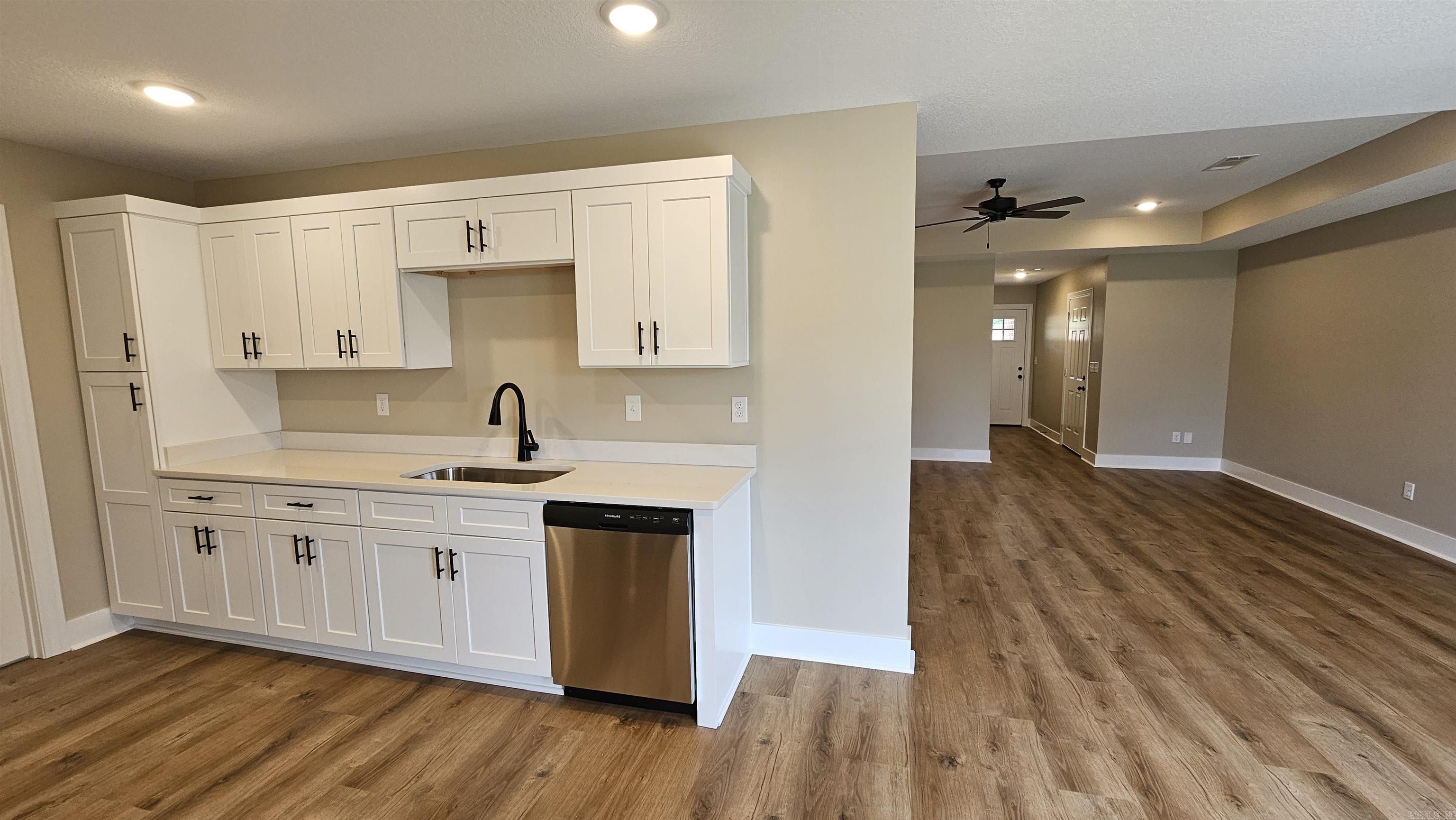 2212 S 19th  Paragould, AR