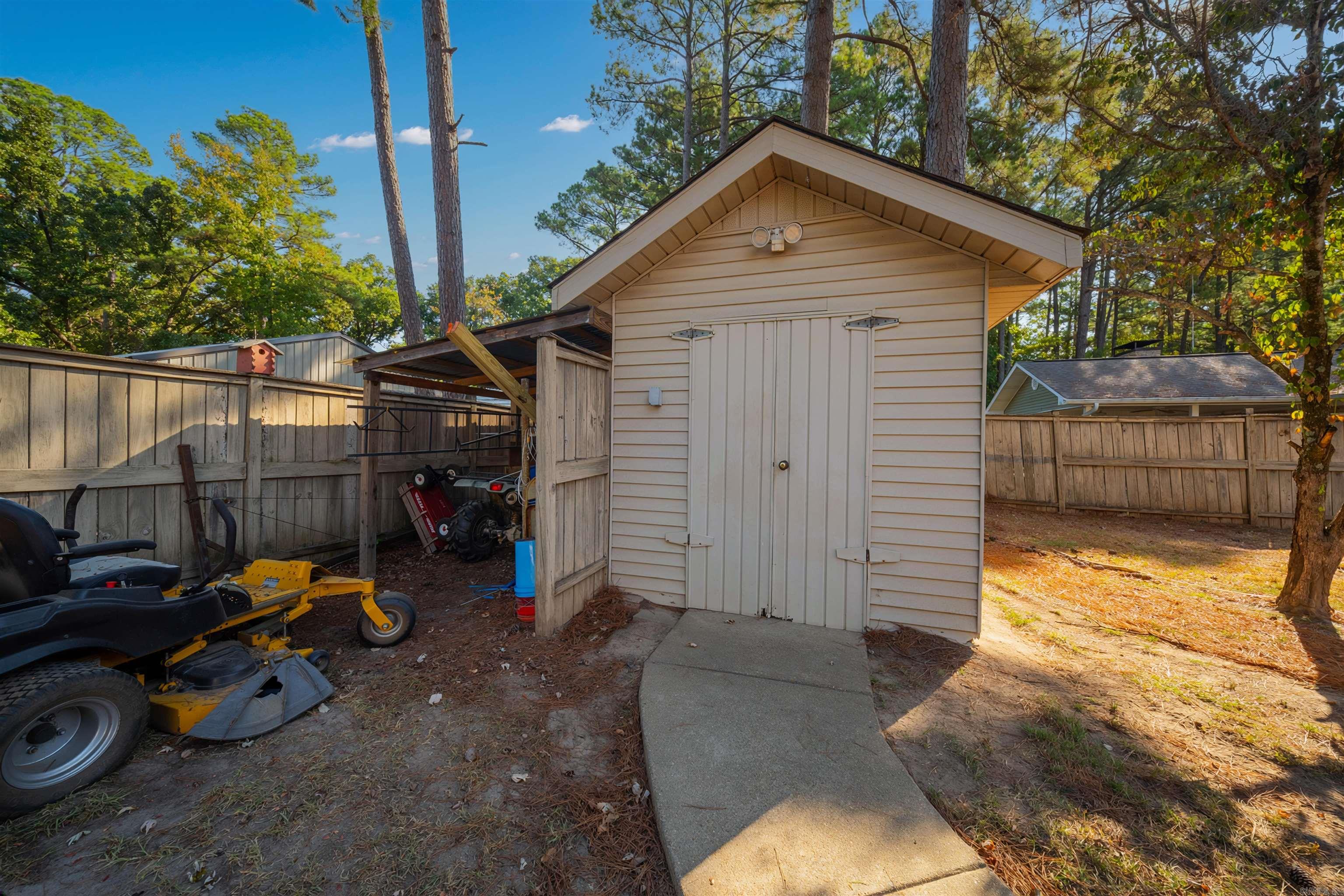 1102 Pinecrest  Camden, AR