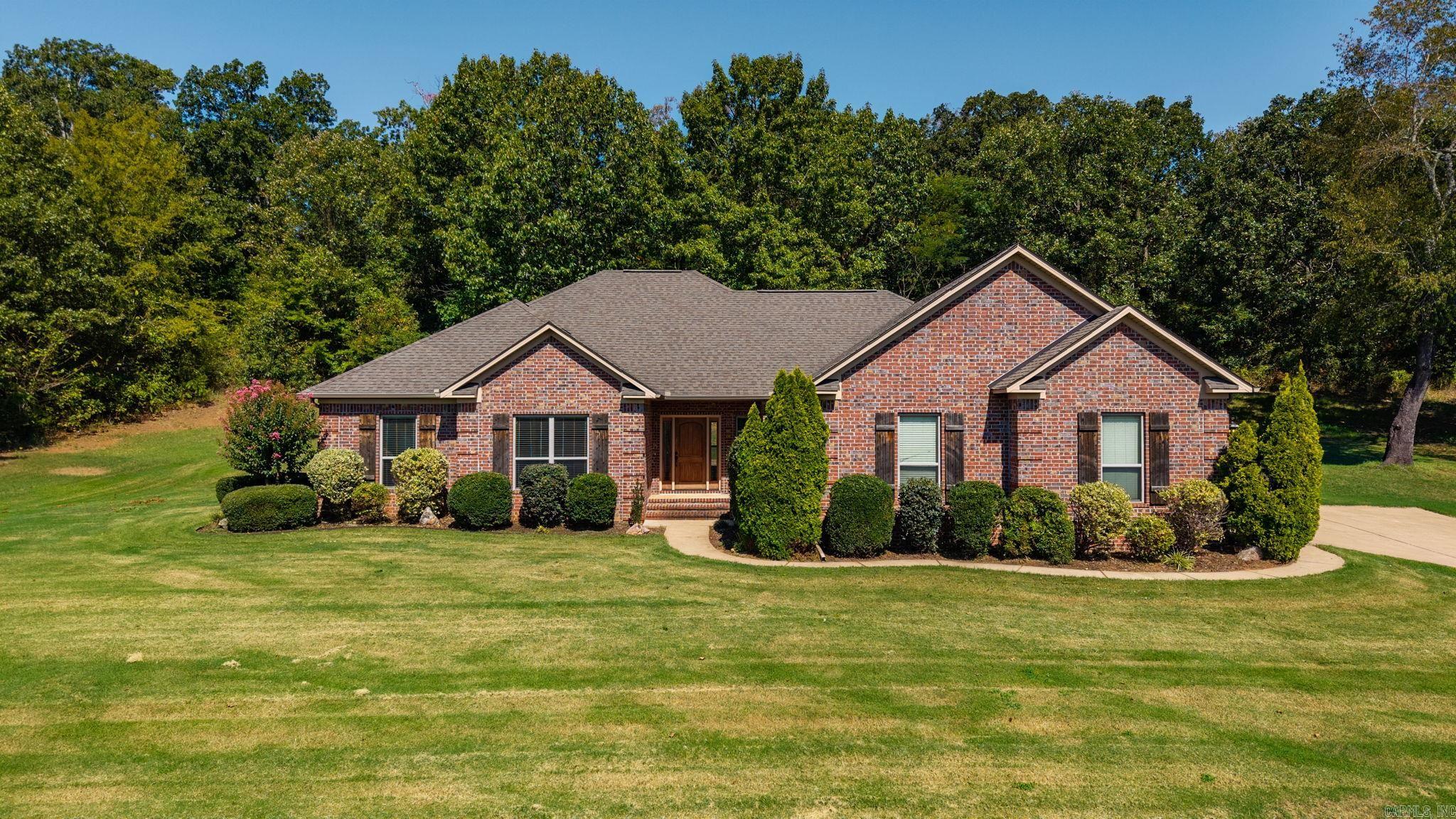 23 Sablewood Drive — exterior