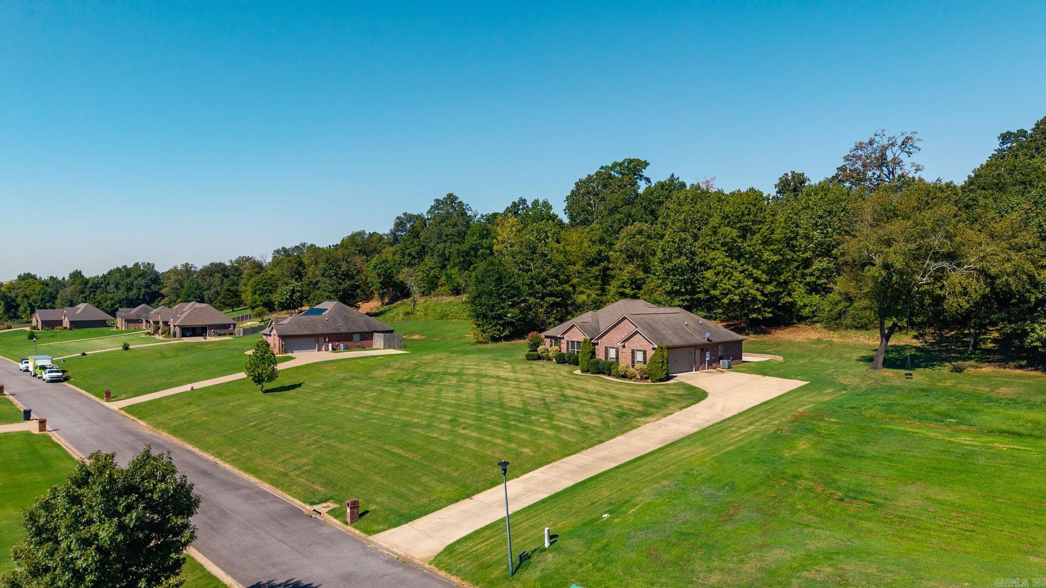 23 Sablewood Drive — photo 2
