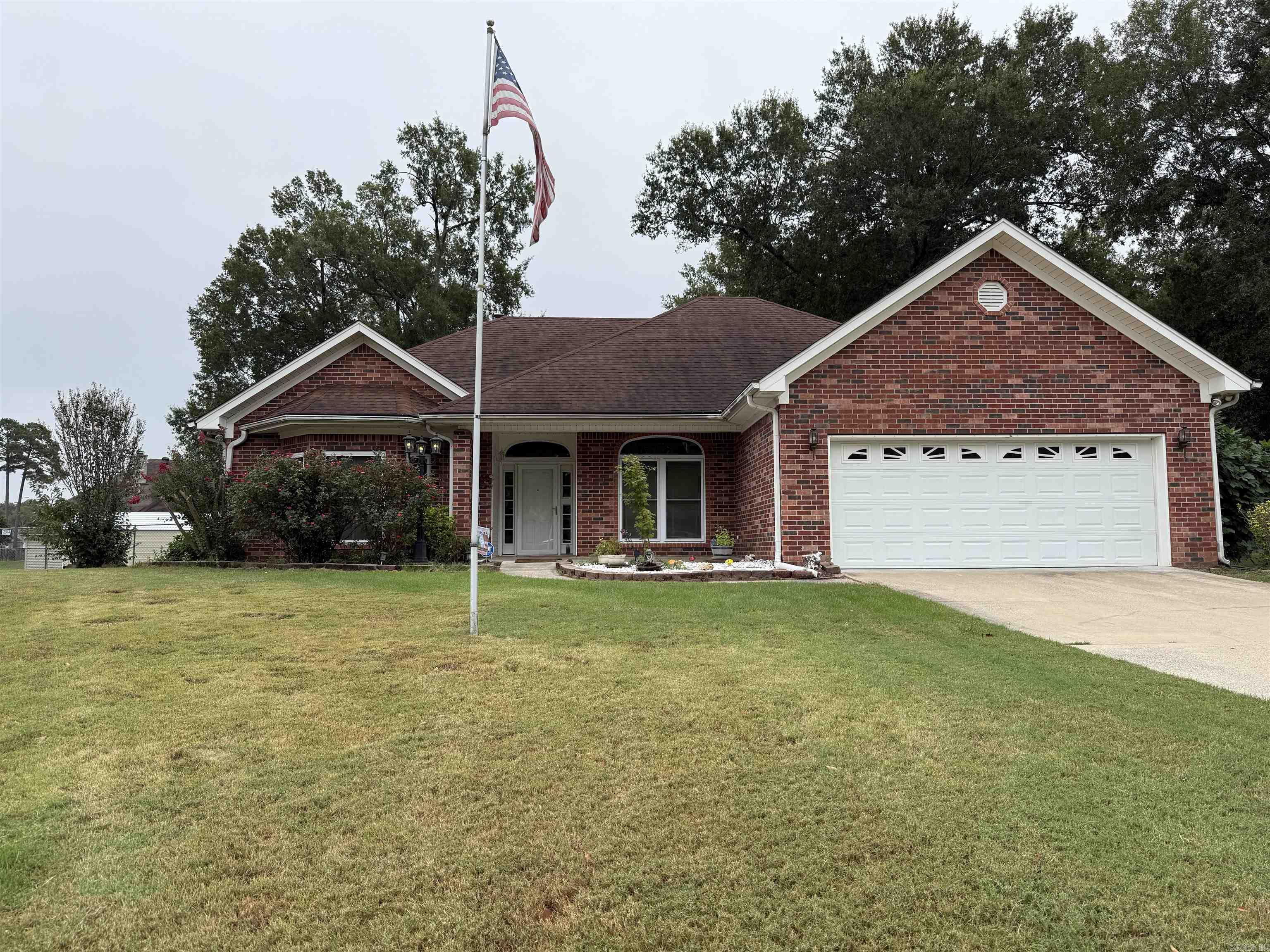981 Colonial Drive — exterior