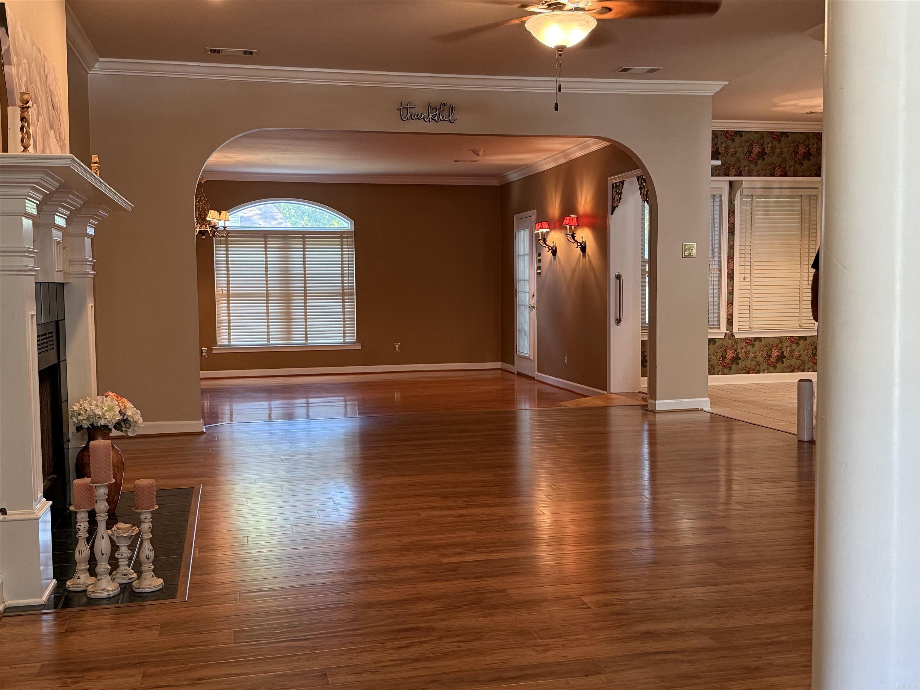 981 Colonial Drive — photo 3
