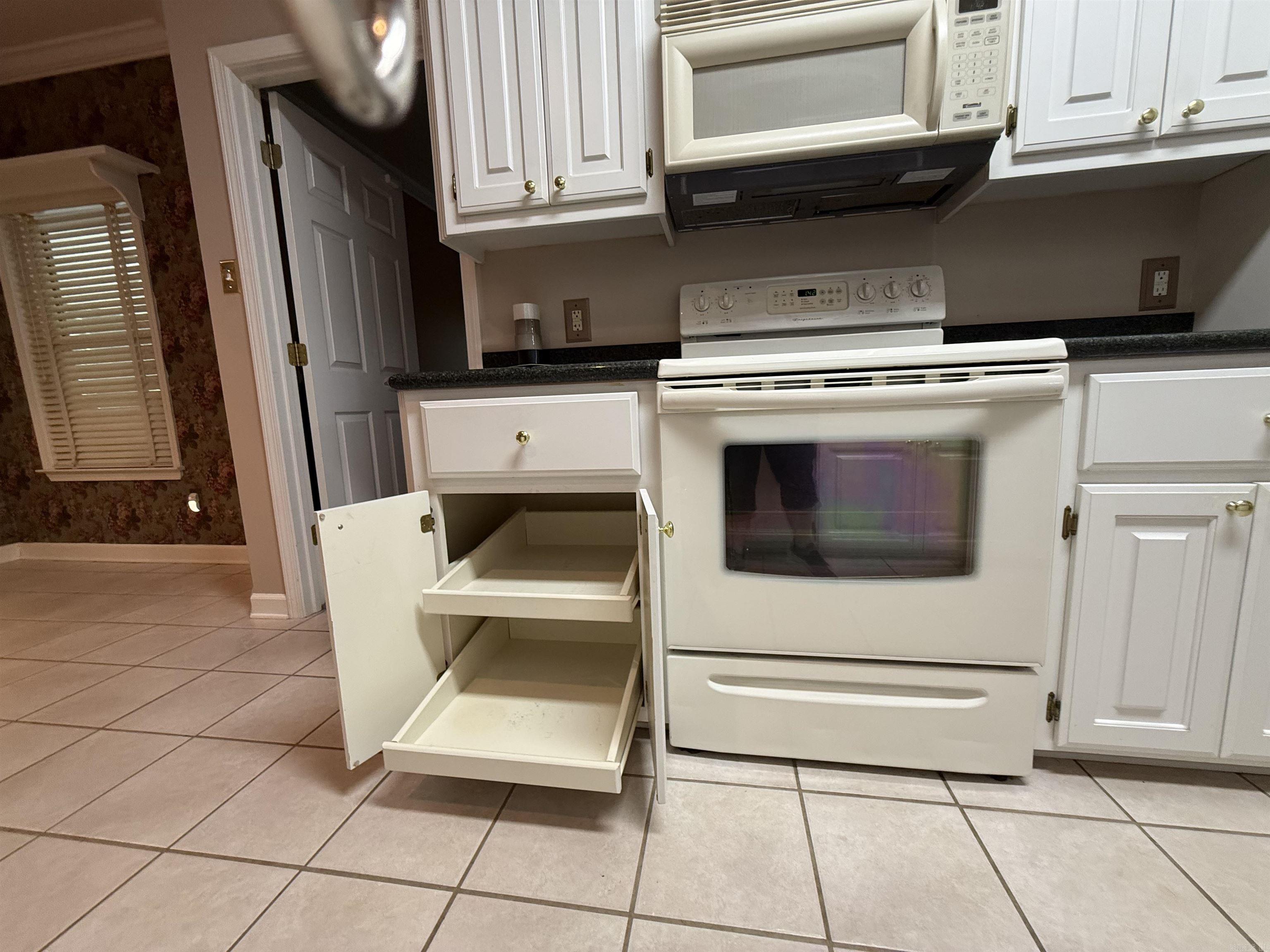 981 Colonial  Jacksonville, AR