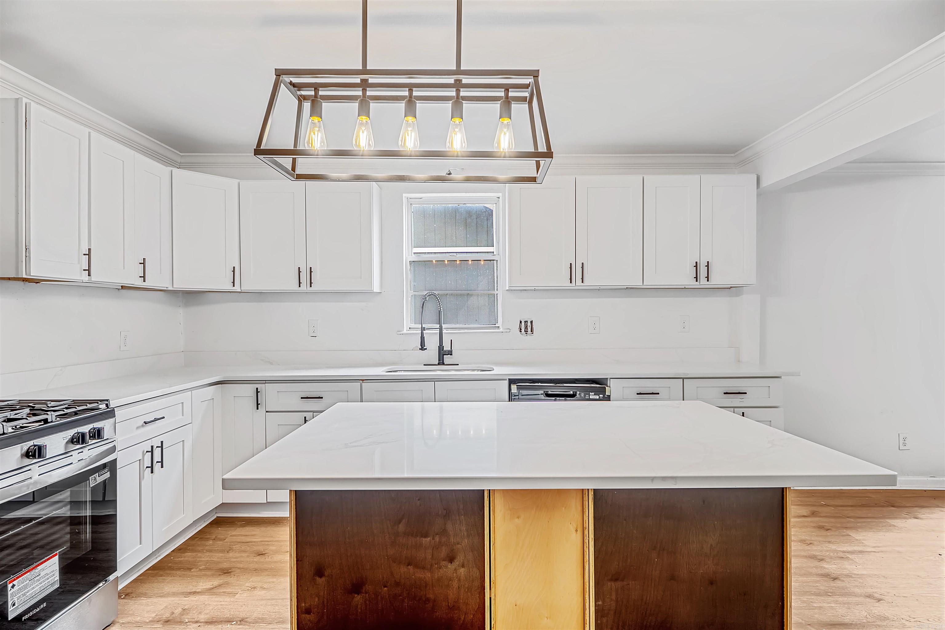 4322 W 17Th St  Little Rock, AR