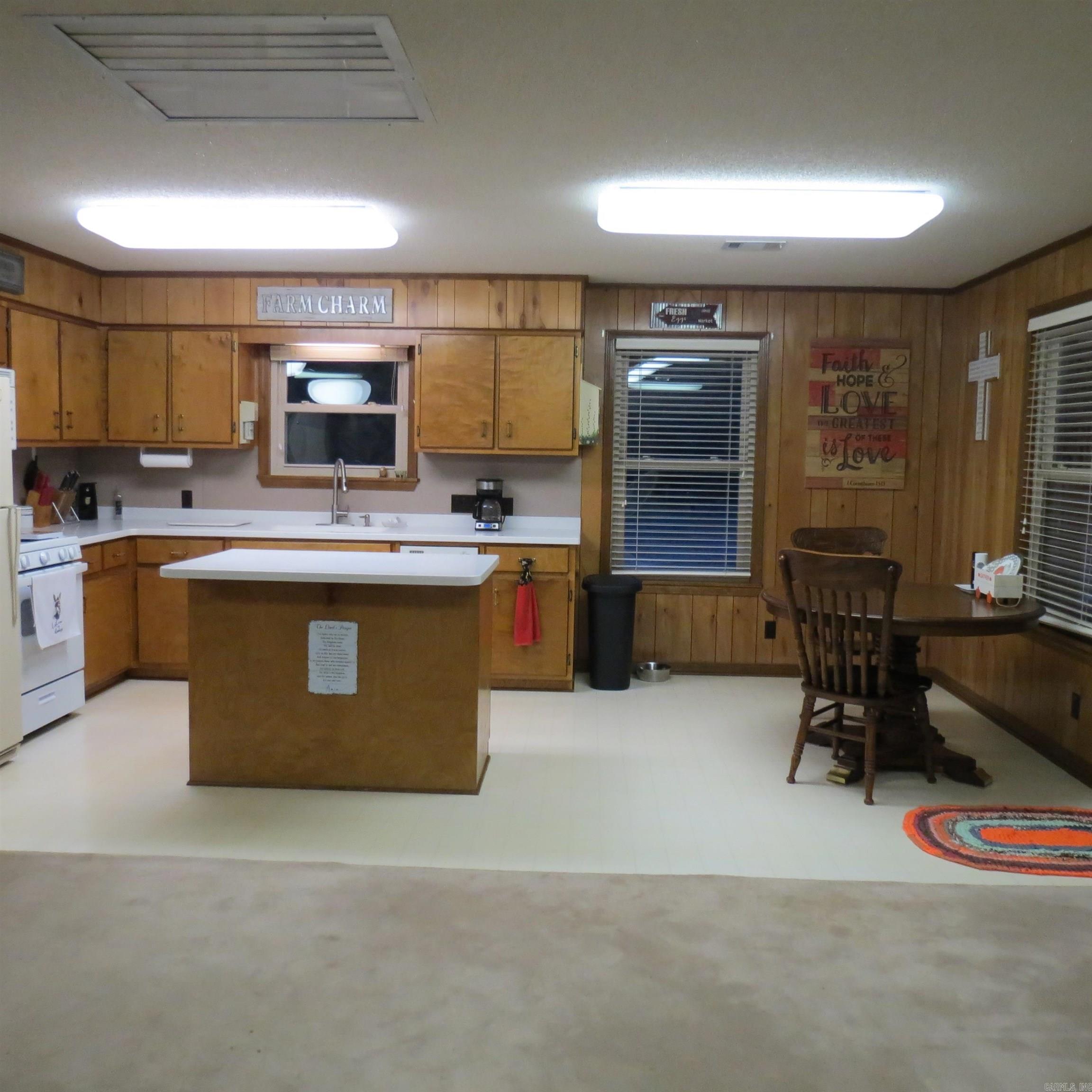 160 Clark  Kingsland, AR