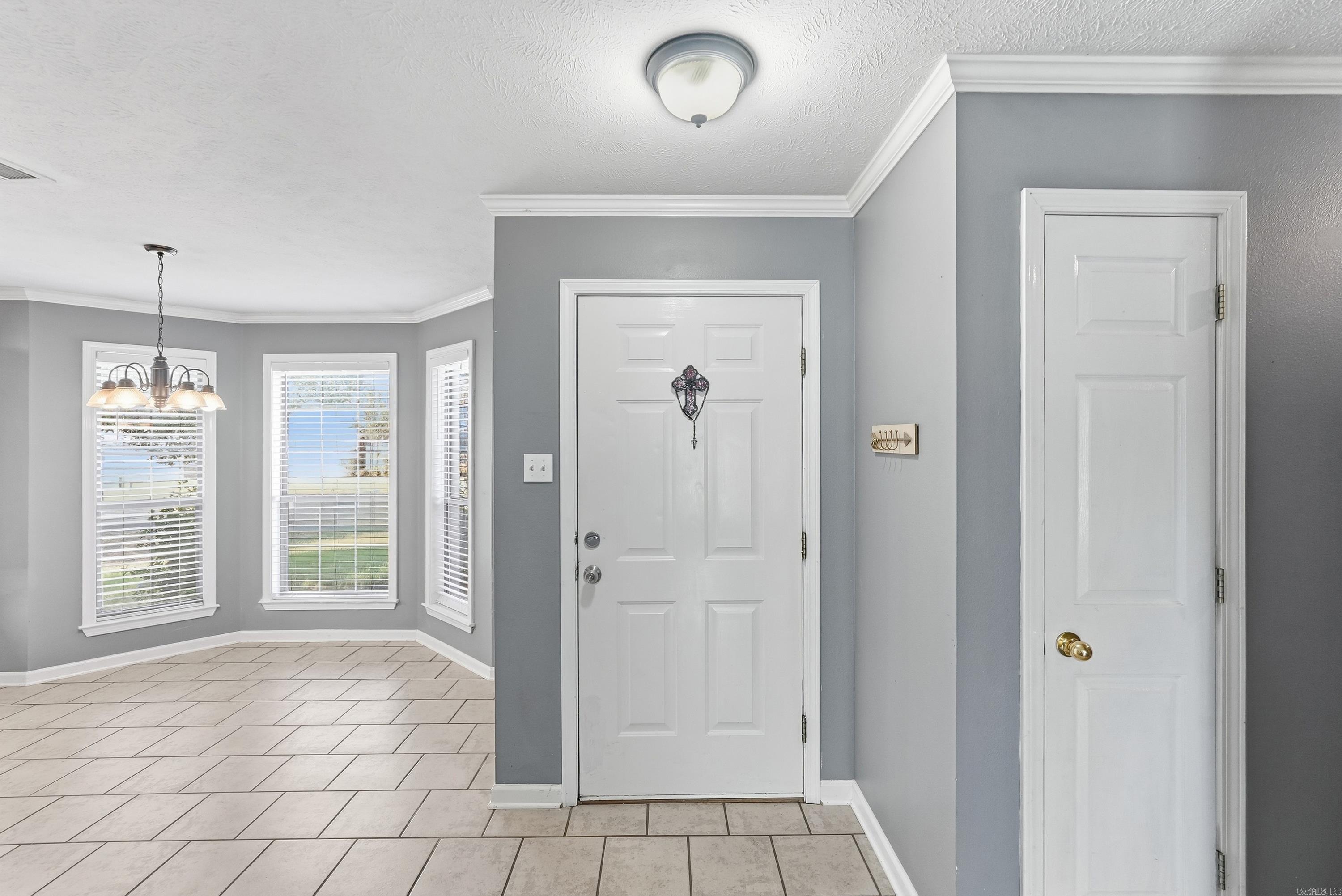 2145 Dillard Drive — photo 3