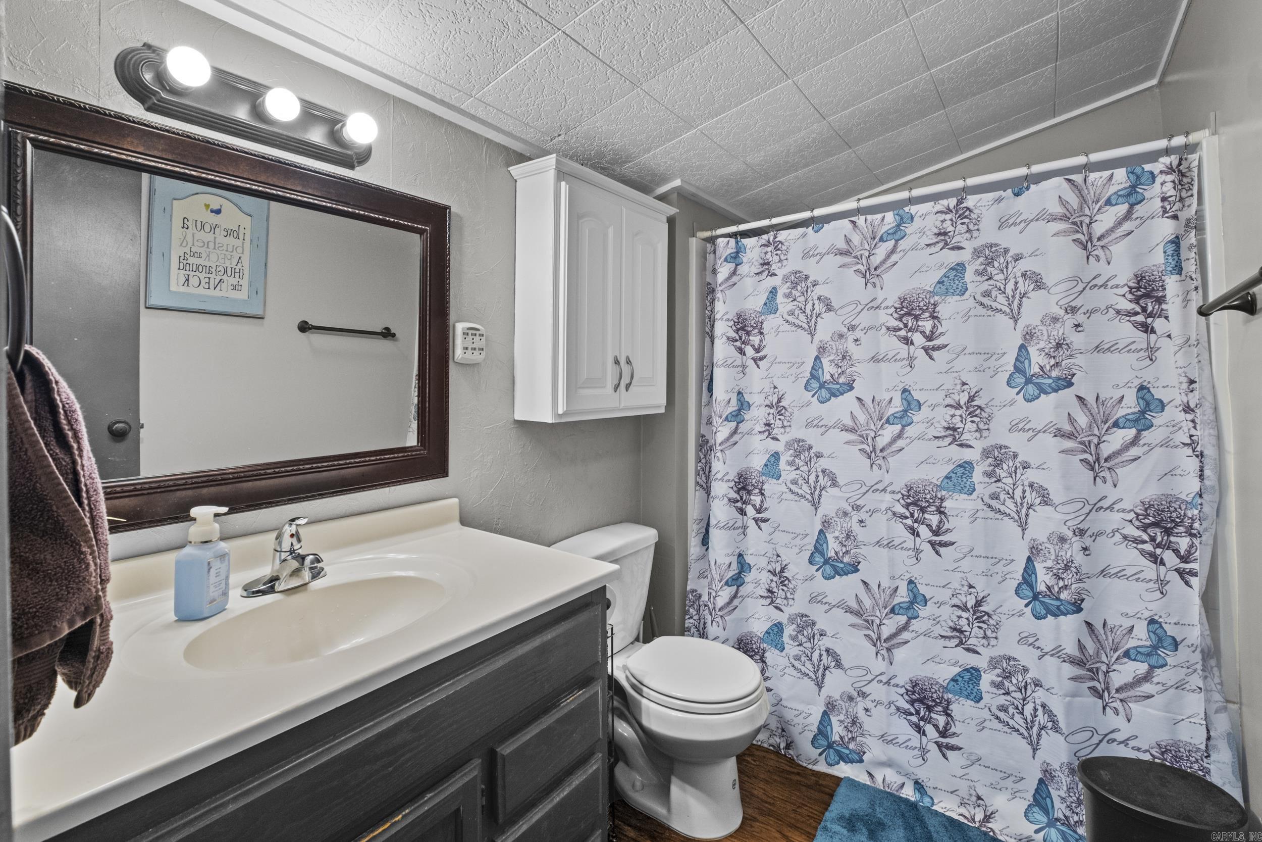 4 Persimmon Ln  Tumbling Shoals, AR