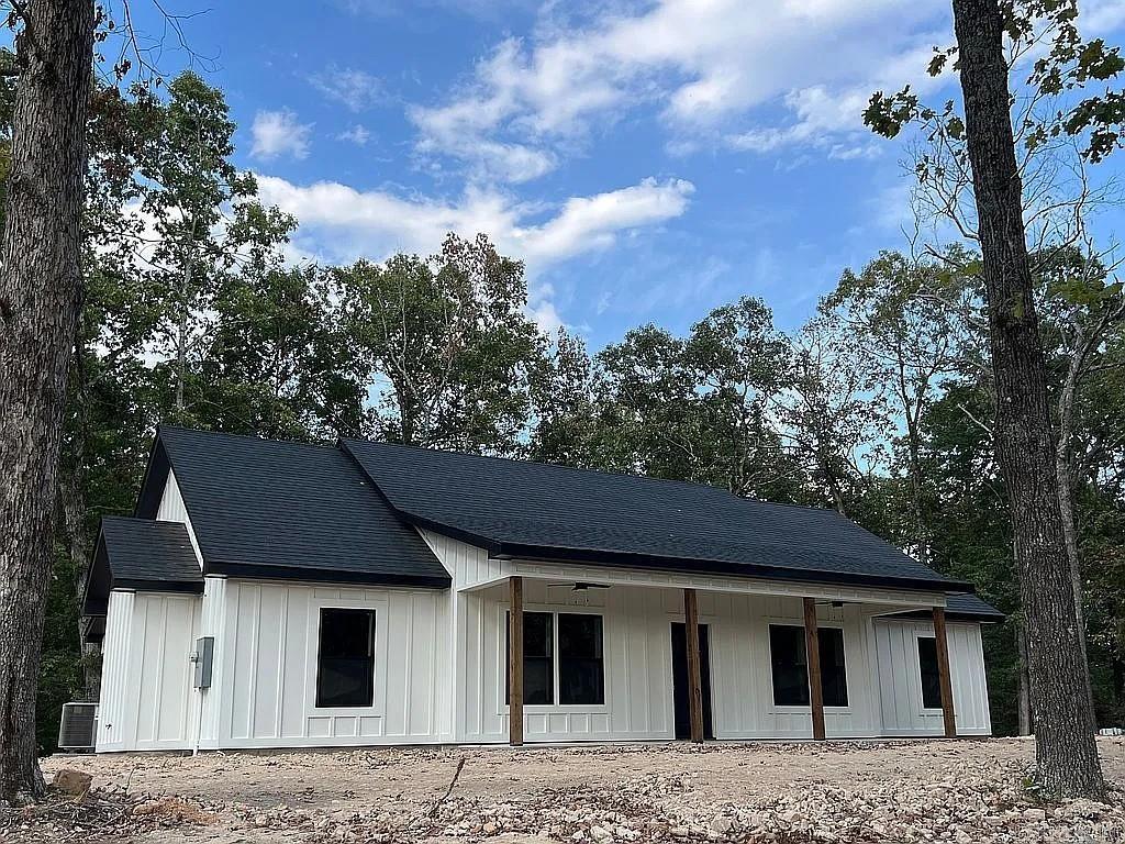 1845 Cave Creek  Batesville, AR