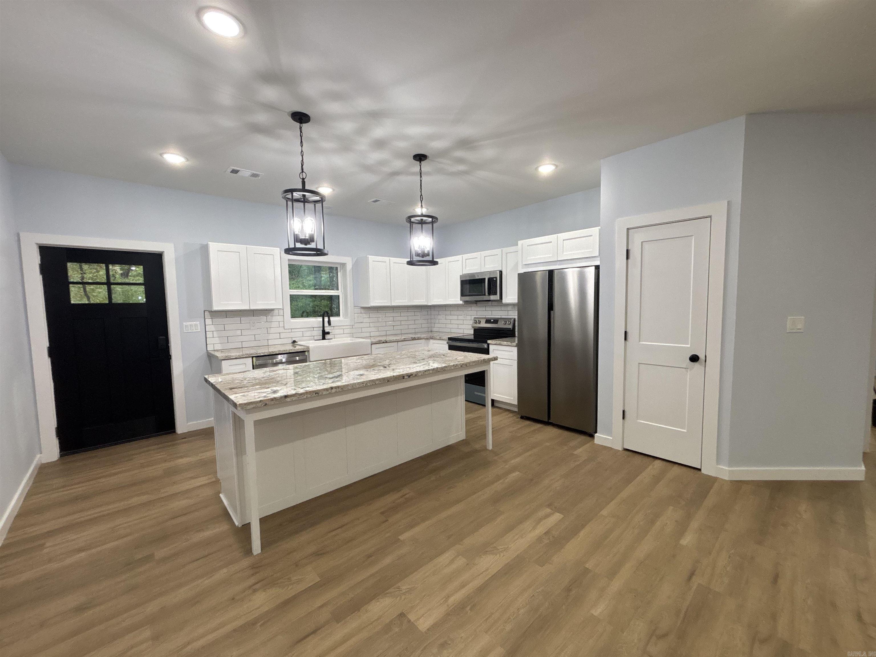 1845 Cave Creek  Batesville, AR